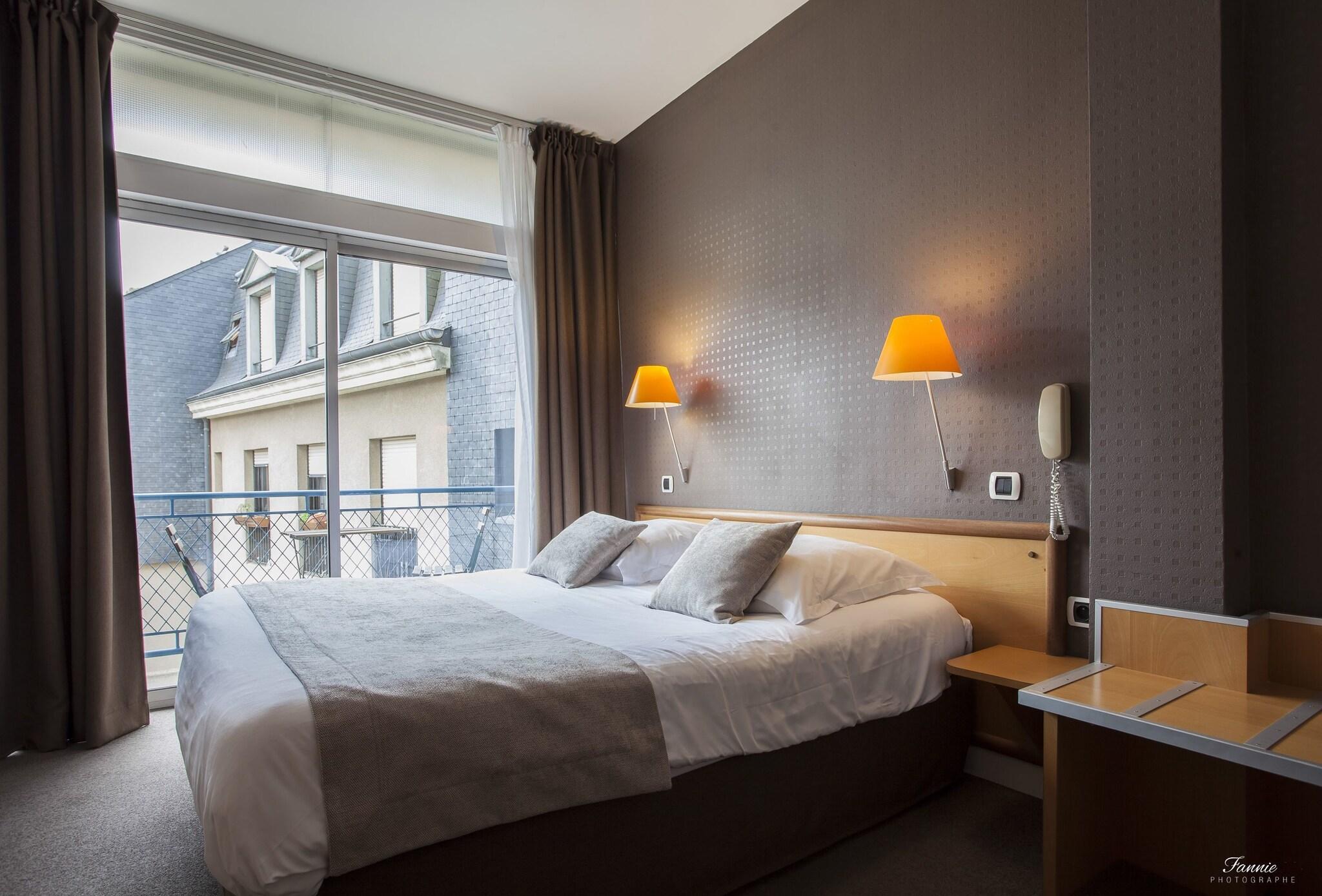 Double Classic Double Bed