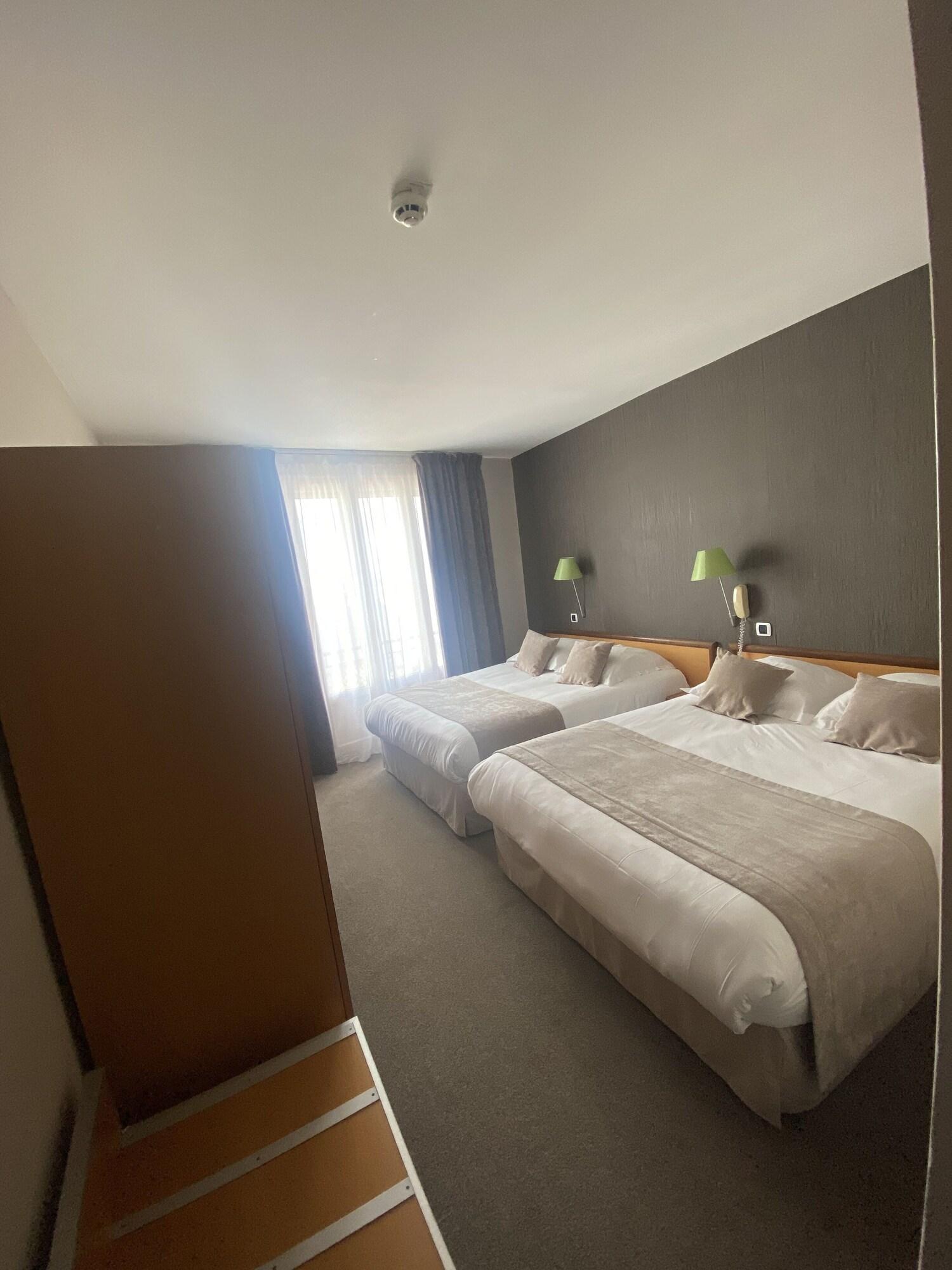 Quadruple Classic Two Double Beds