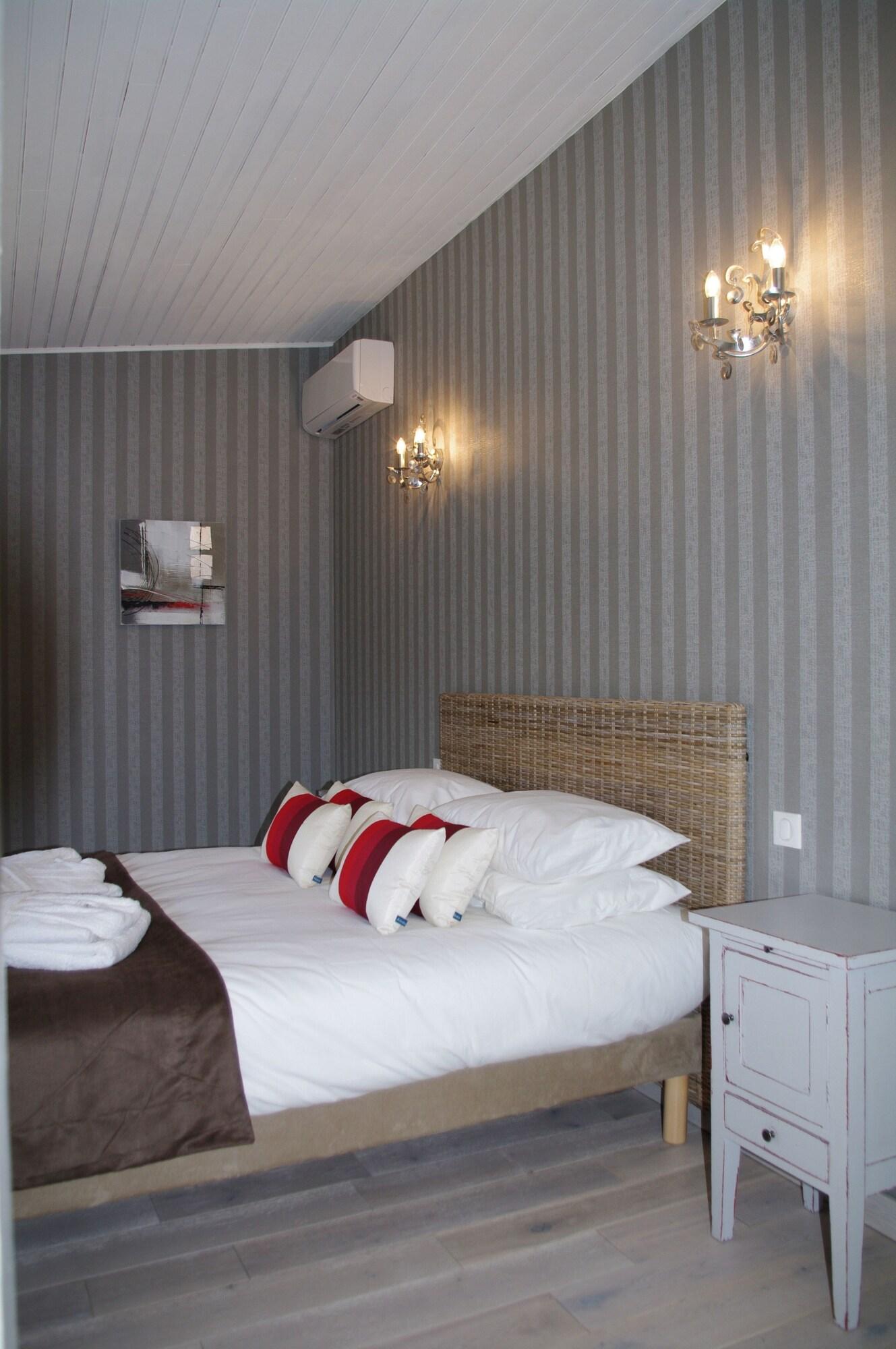 Double Queen Size Bed