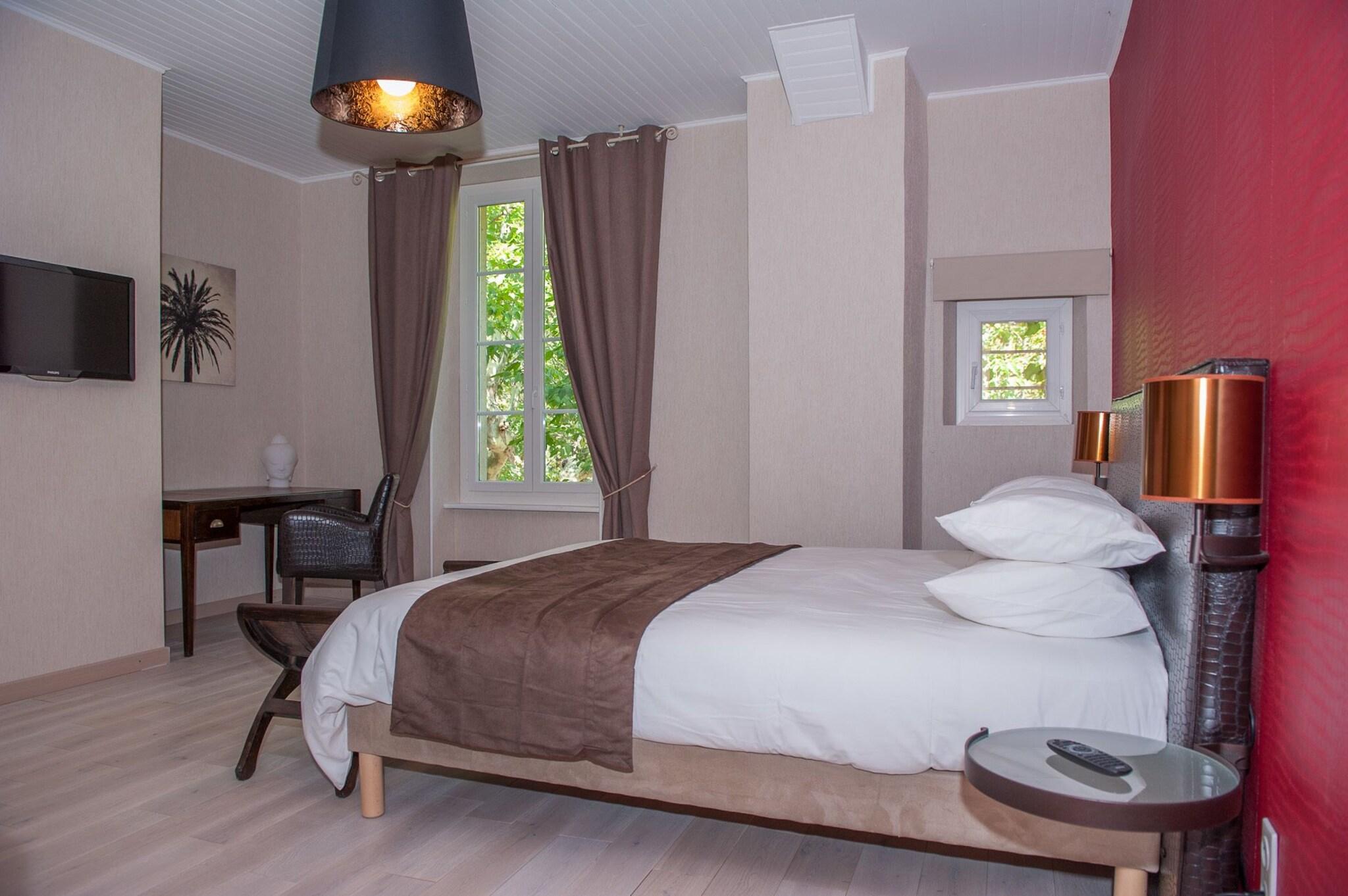 Double Queen Size Bed