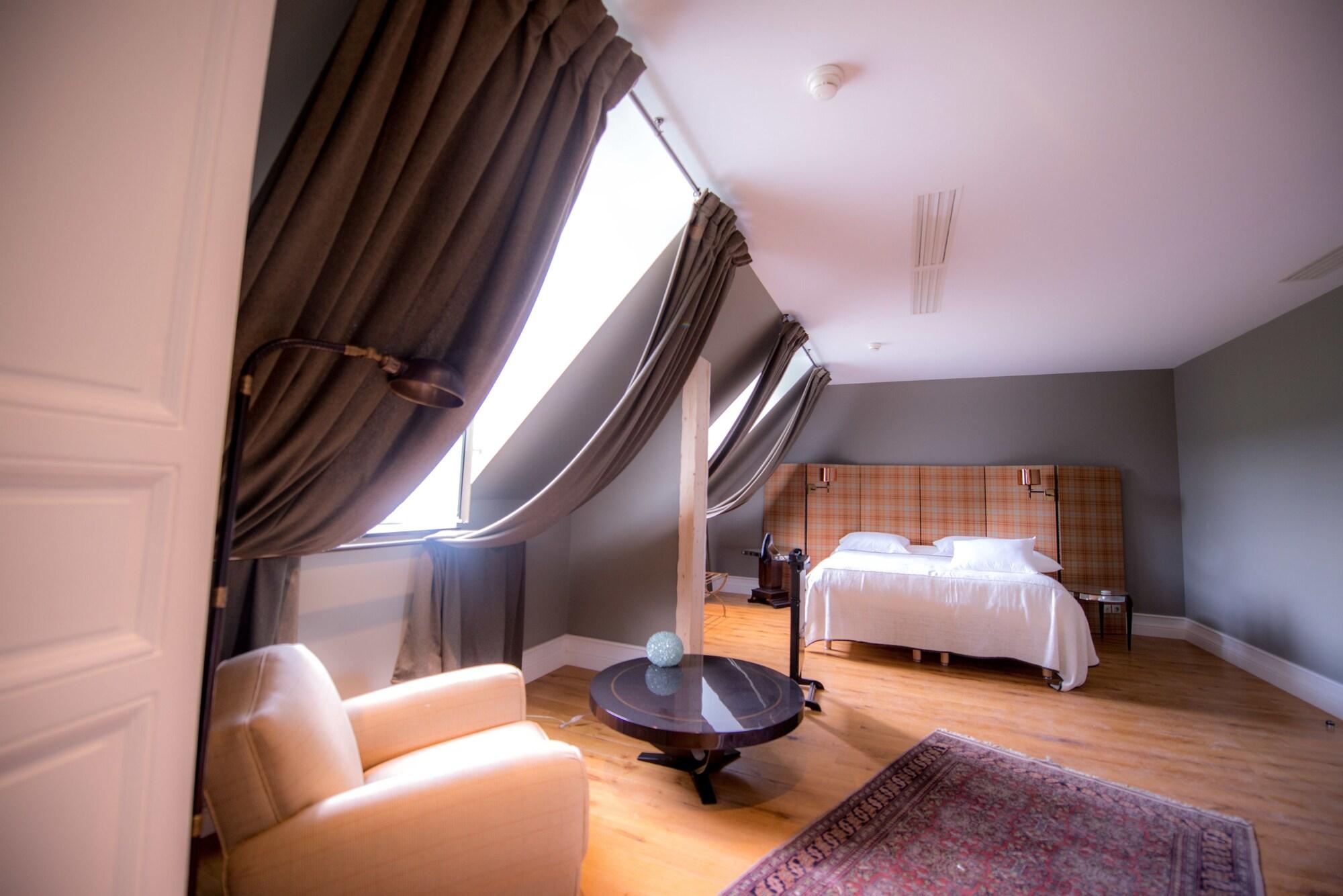 Double Deluxe Premium