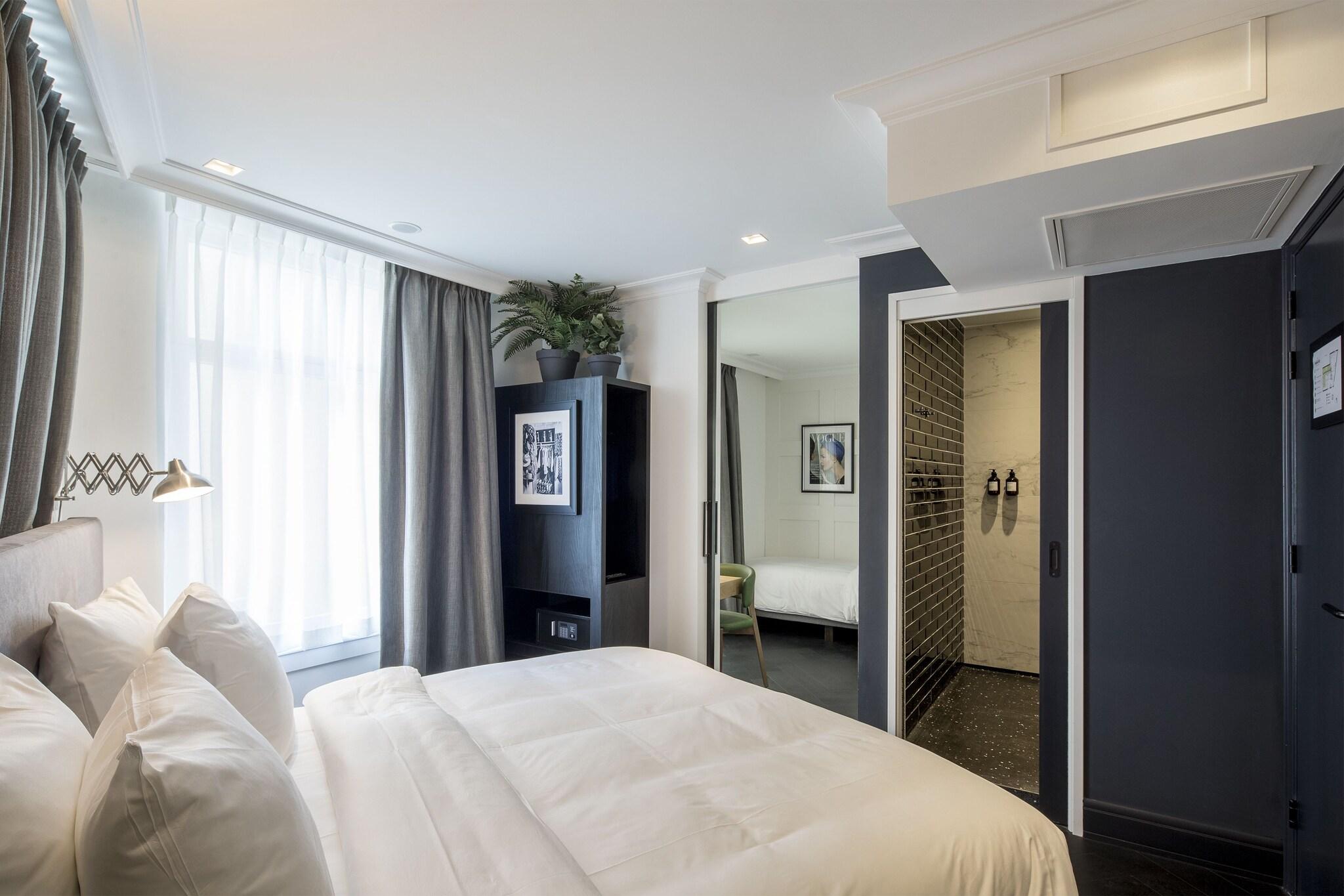 Triple Deluxe Two Beds