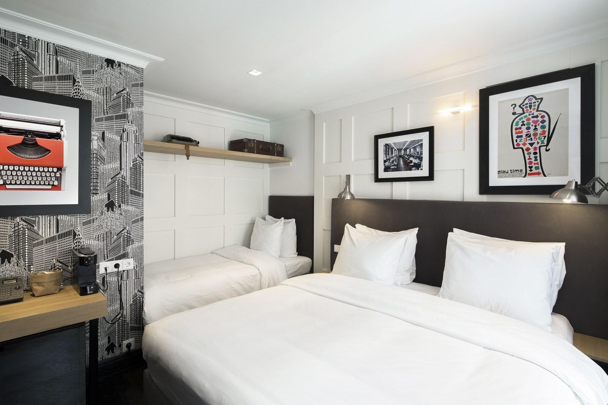 Triple Deluxe Two Beds