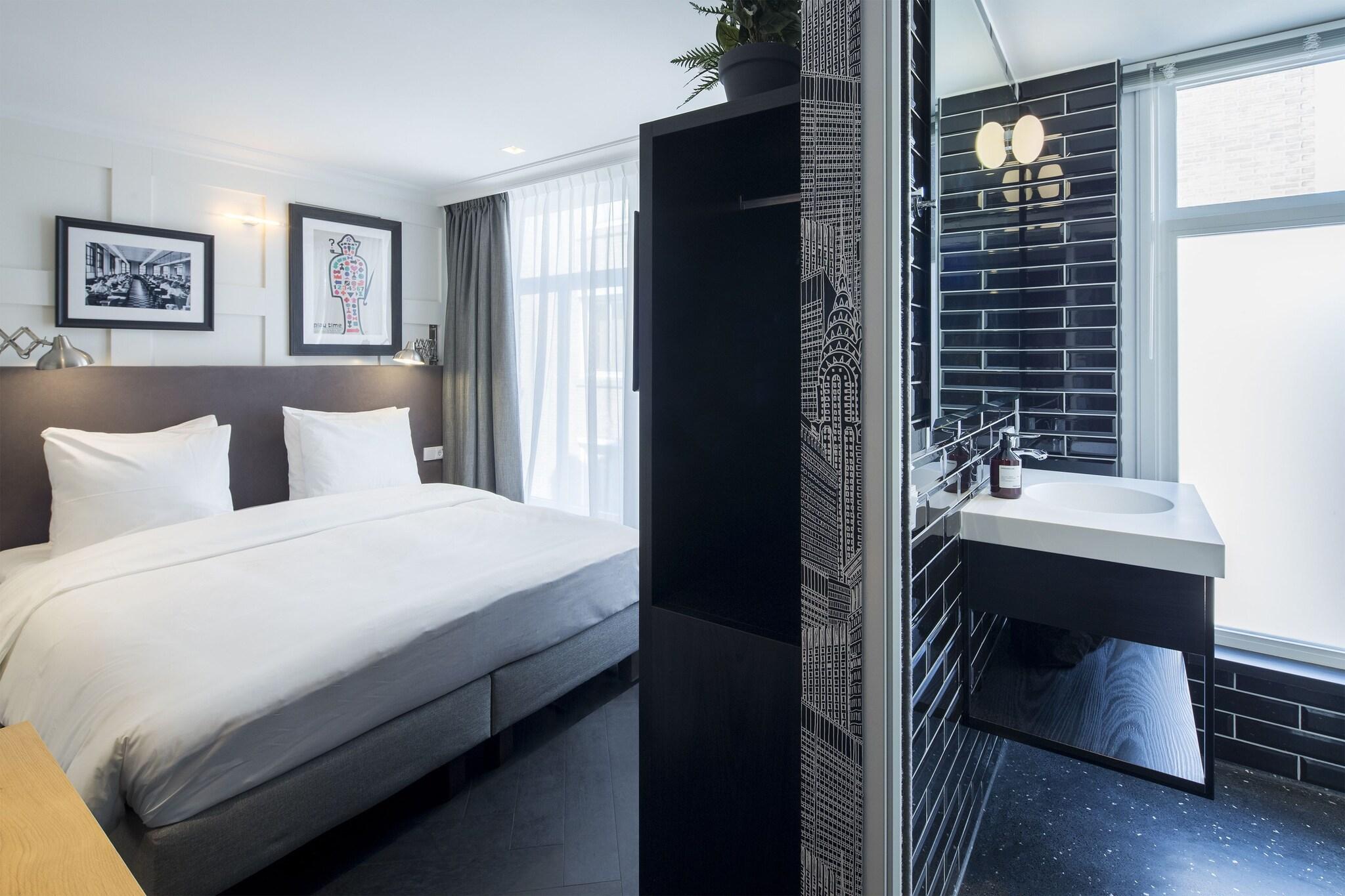 Triple Deluxe Two Beds