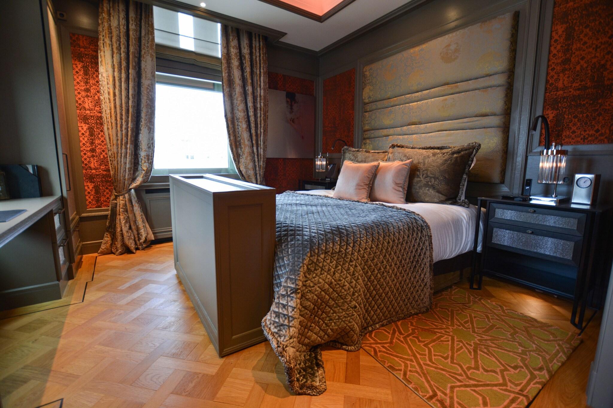 Suite King Bed One Bedroom 