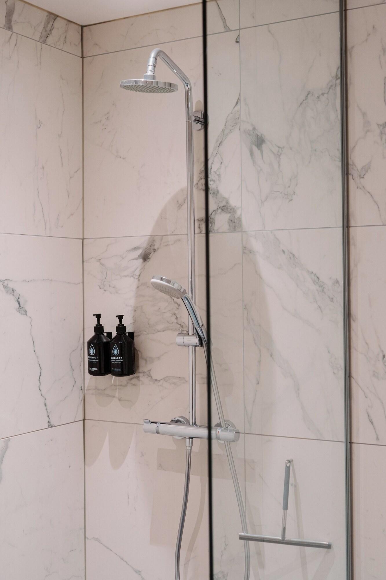 Triple Queen Size Bed