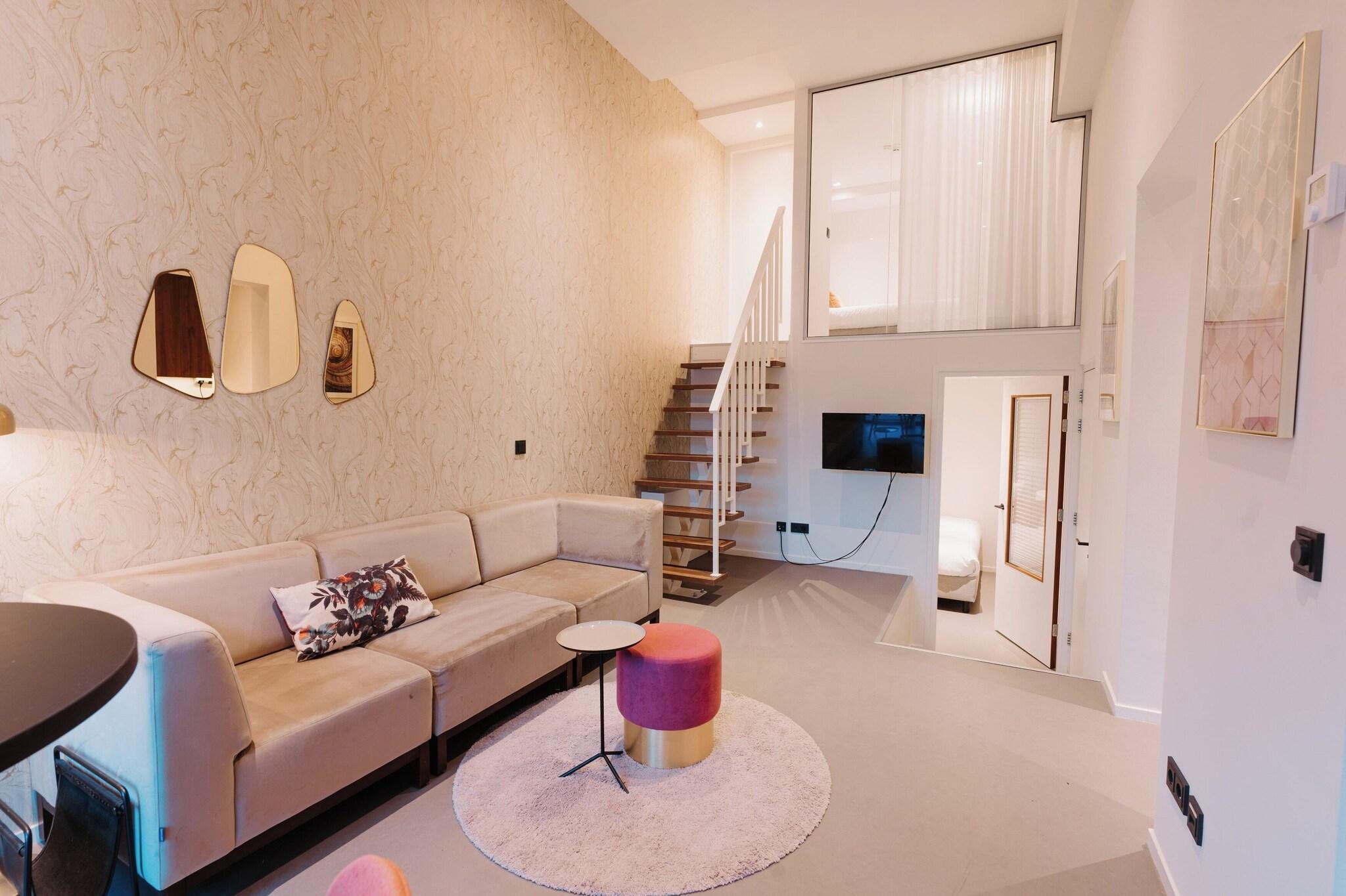 Triple Queen Size Bed