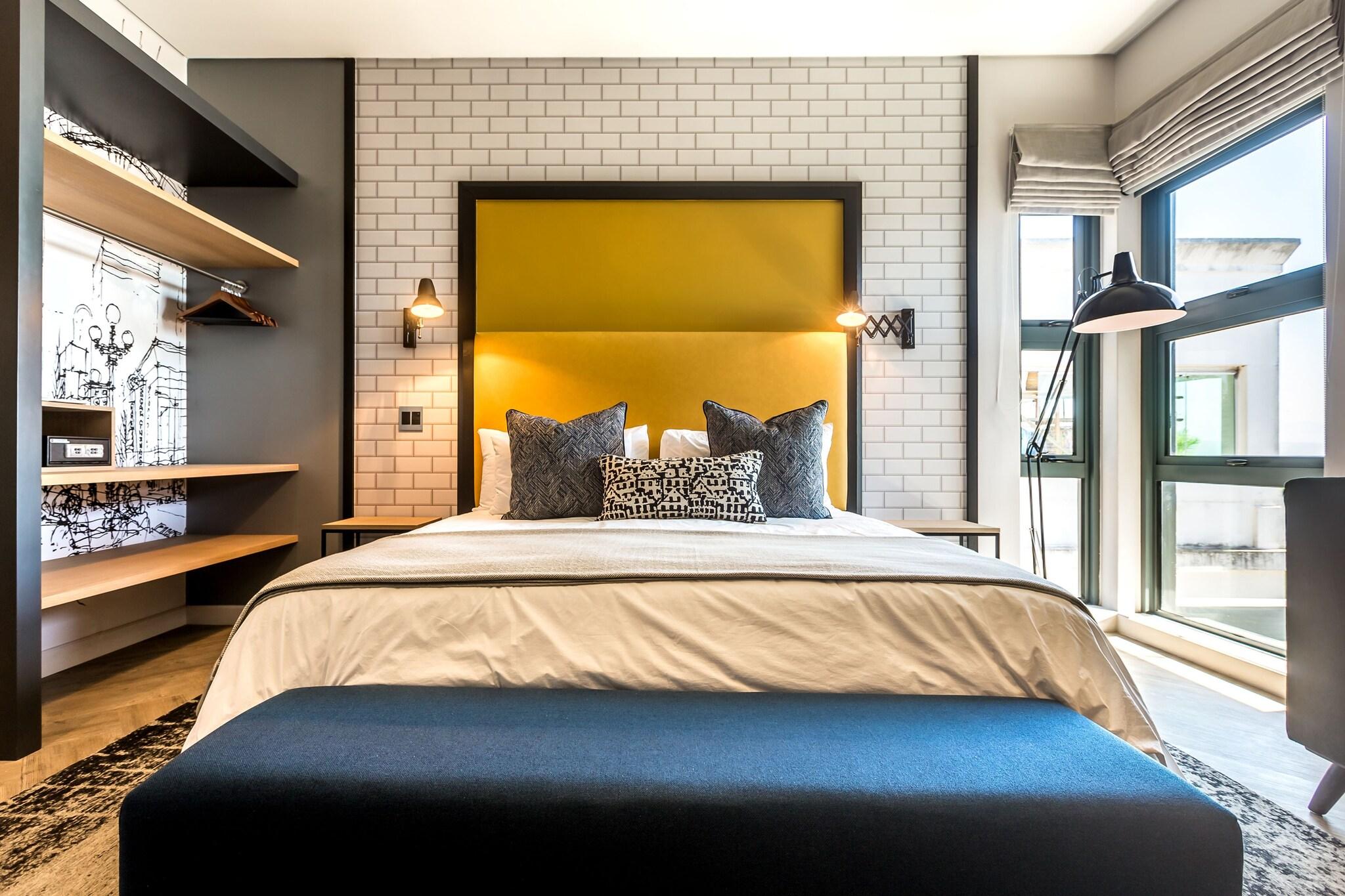 Studio King Size Bed