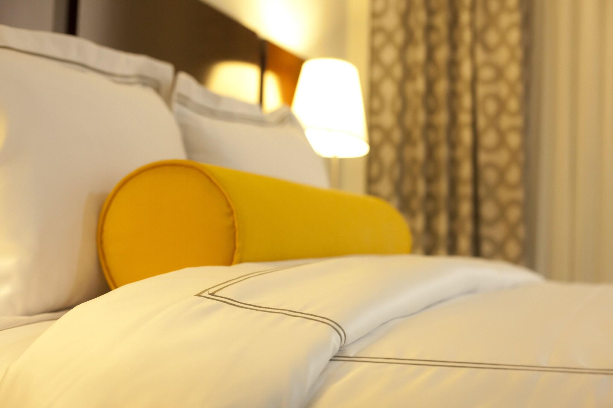 Double King Size Bed