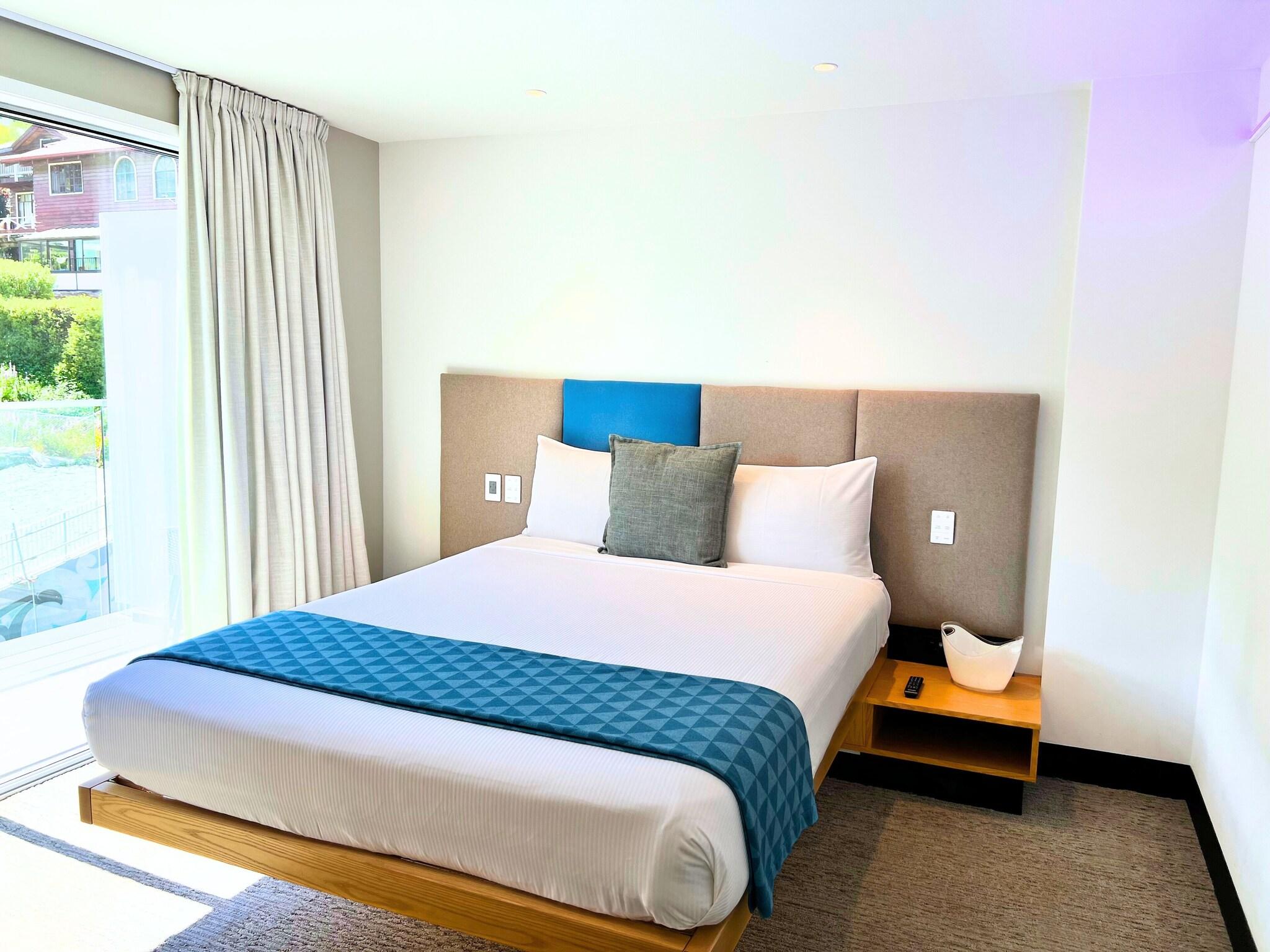 Double Queen Size Bed