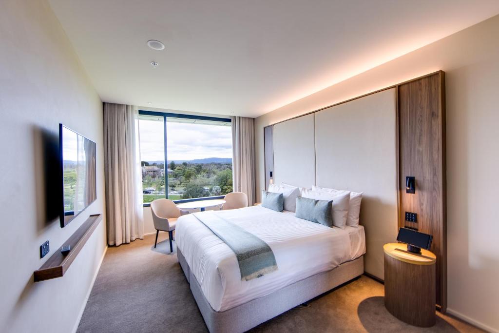 Studio King Size Bed