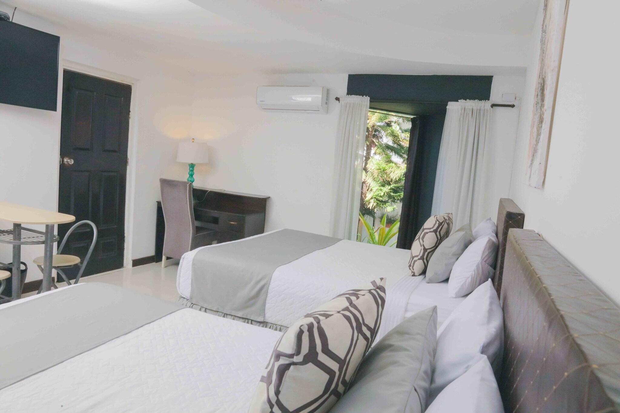 Quadruple Deluxe with Views