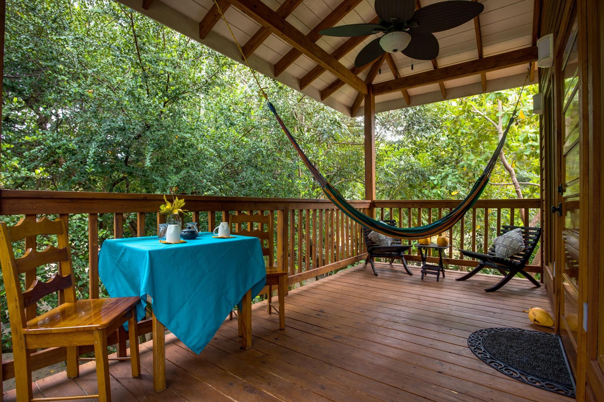 Bungalow Queen Size Bed