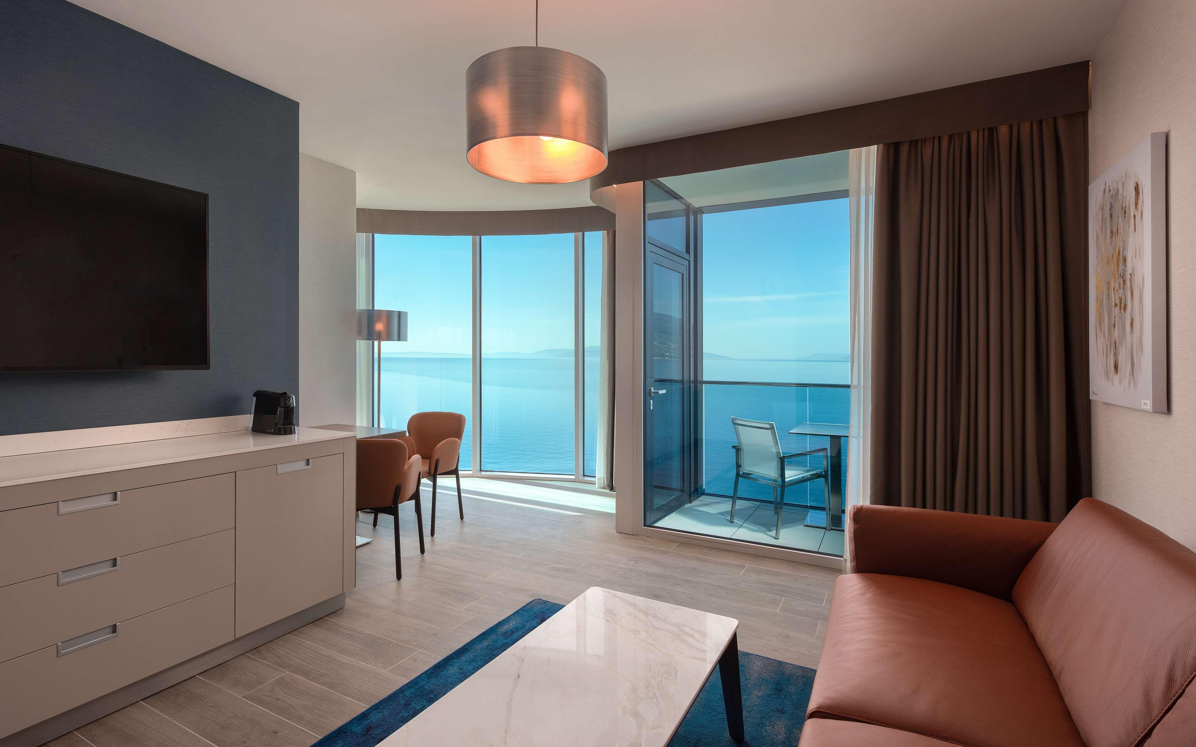 Suite with Views