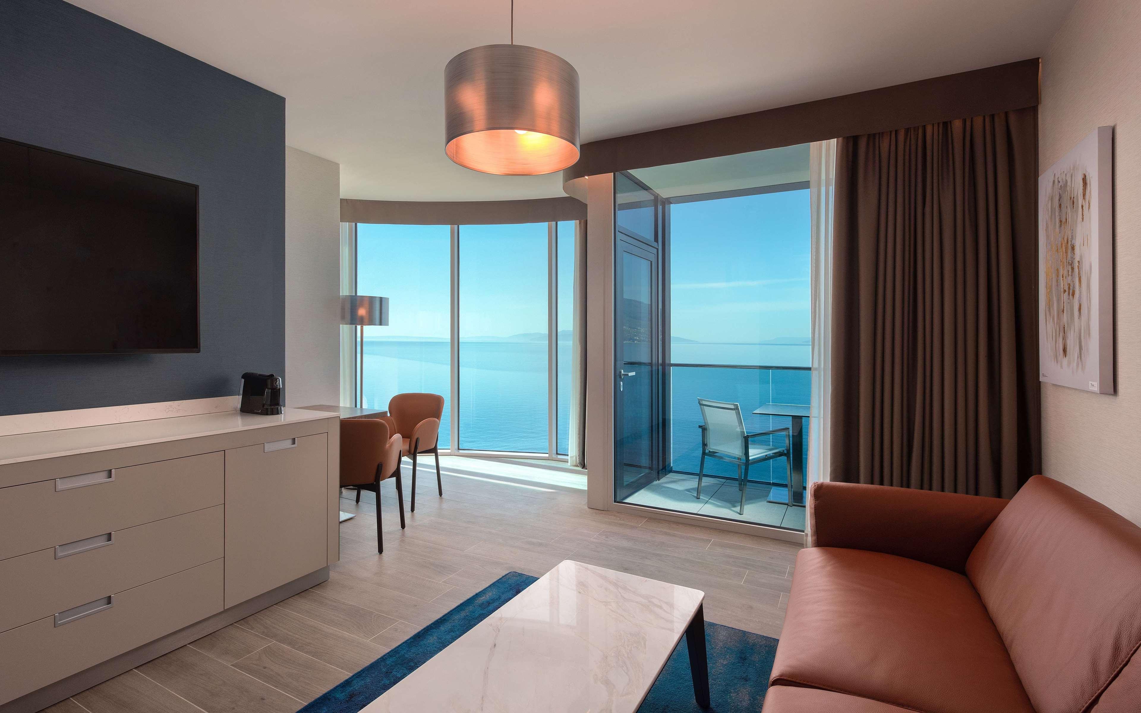 Suite with Views