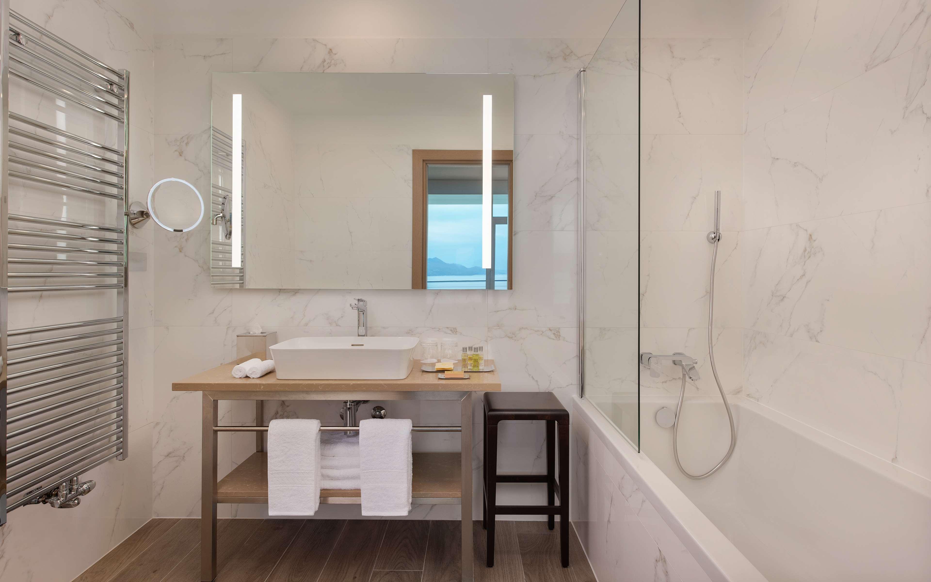 Villa Sea View King Bed