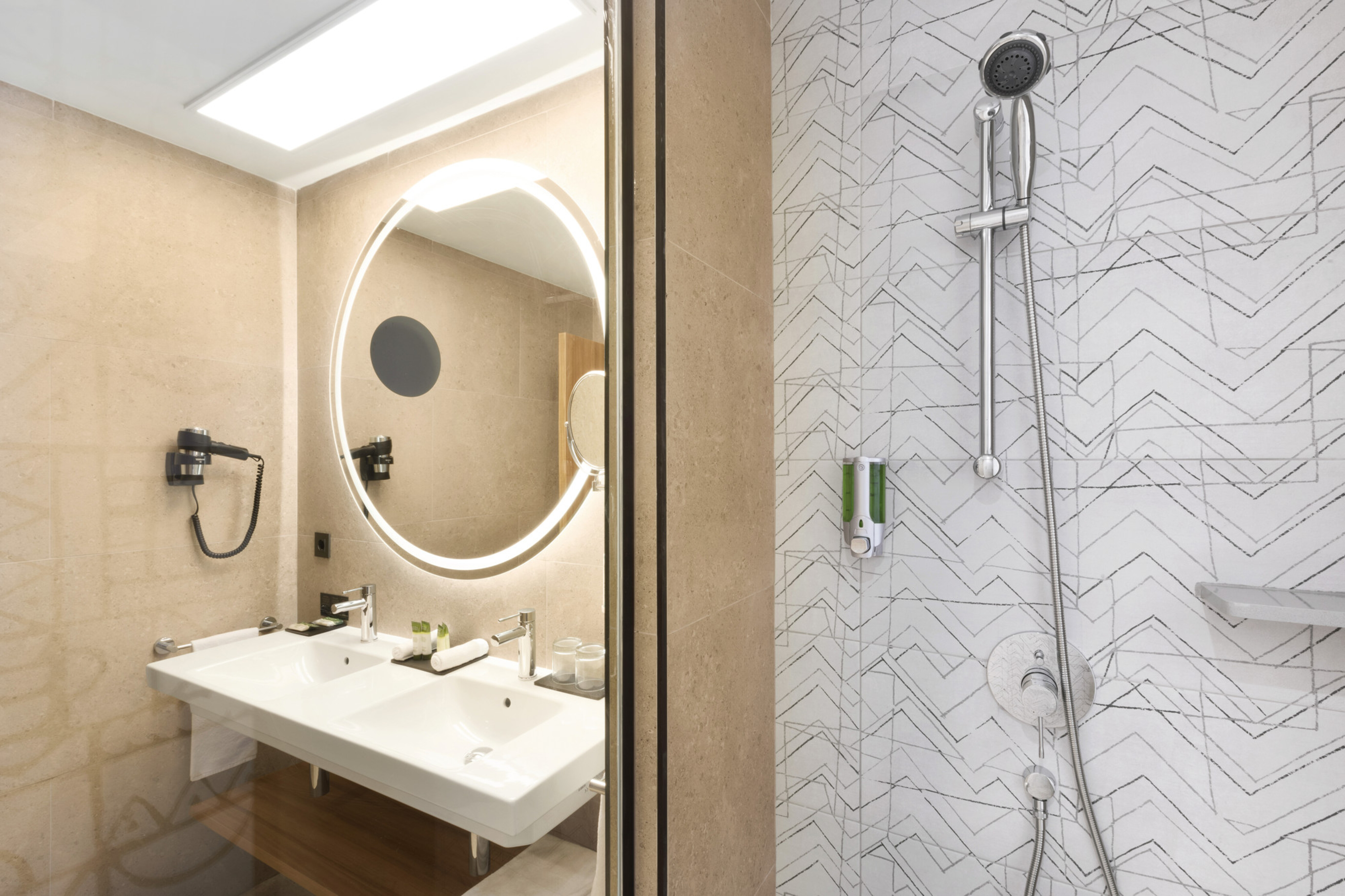 Double or Twin Standard