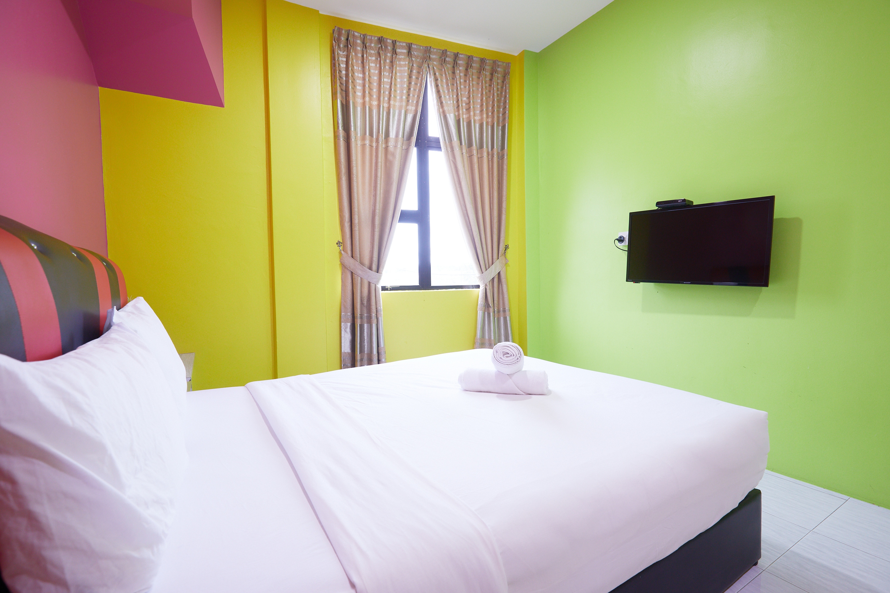 Double Queen Size Bed