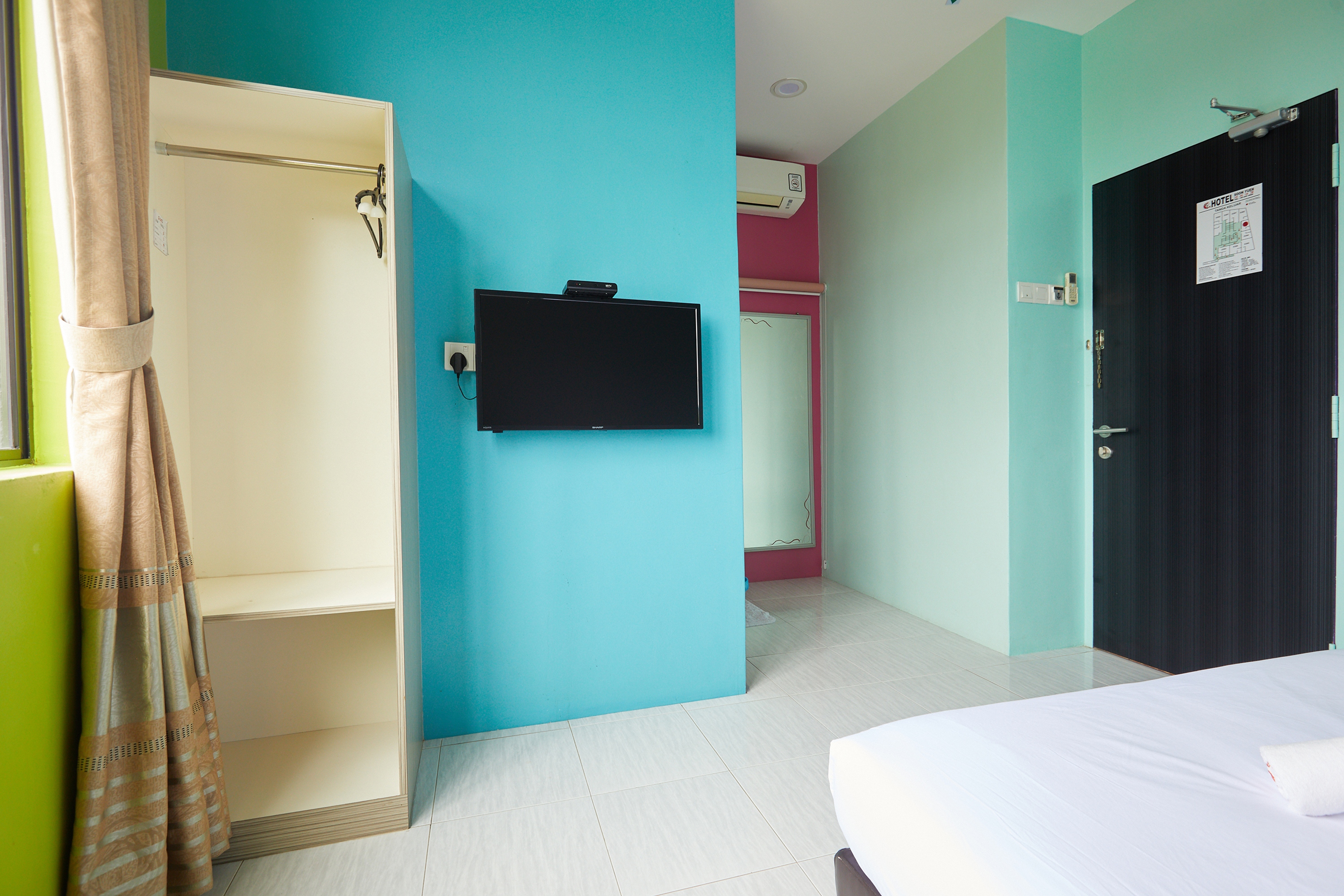 Double Queen Size Bed