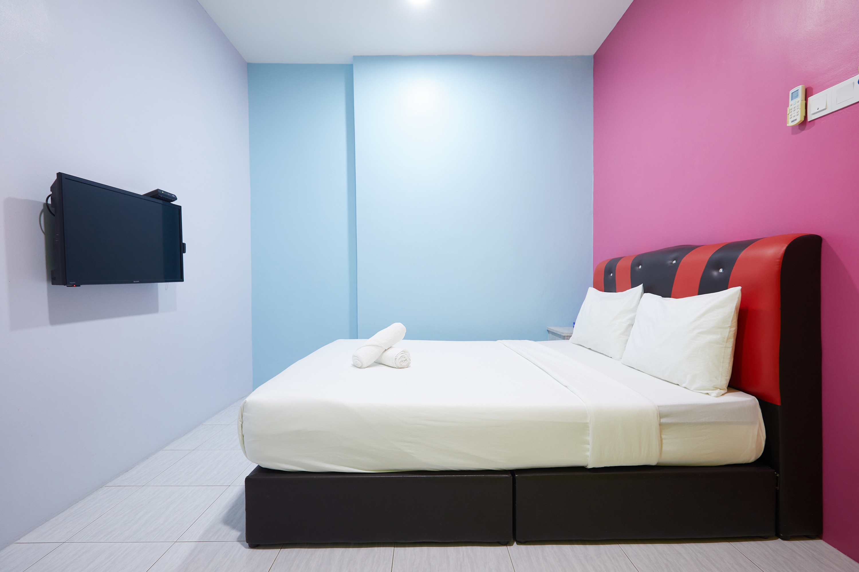 Double Queen Size Bed