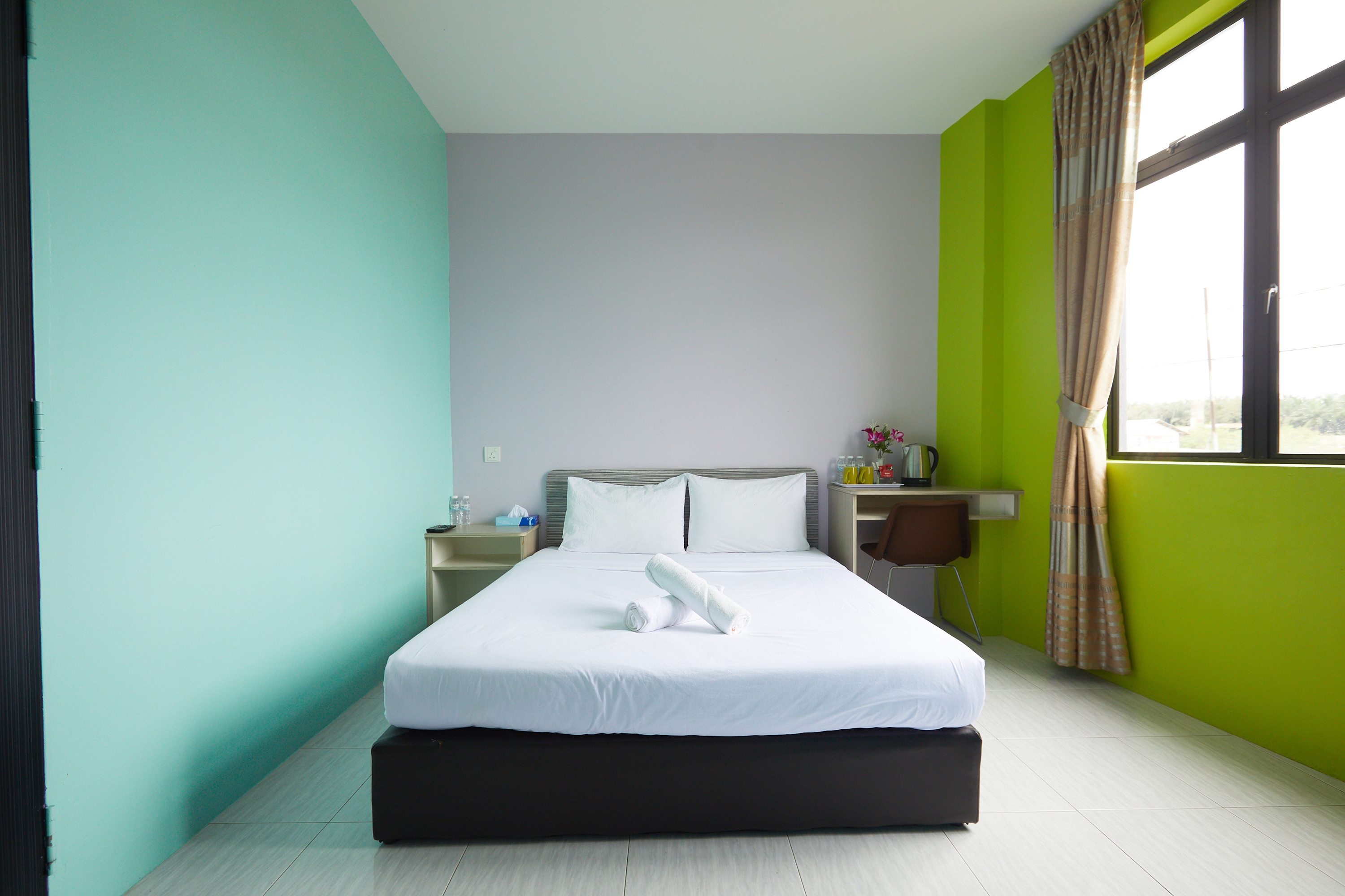 Double Queen Size Bed