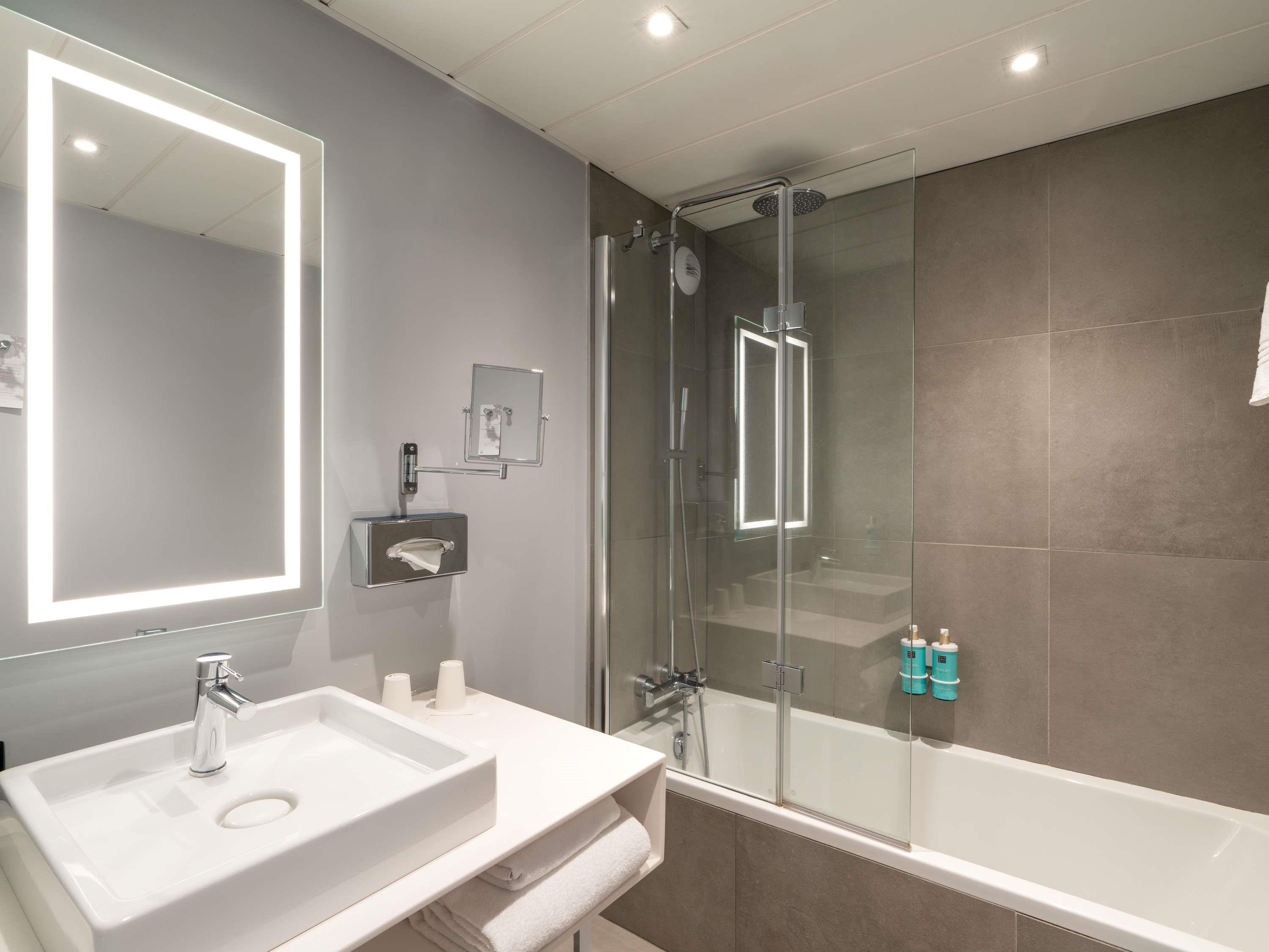 Junior Suite King Size Bed