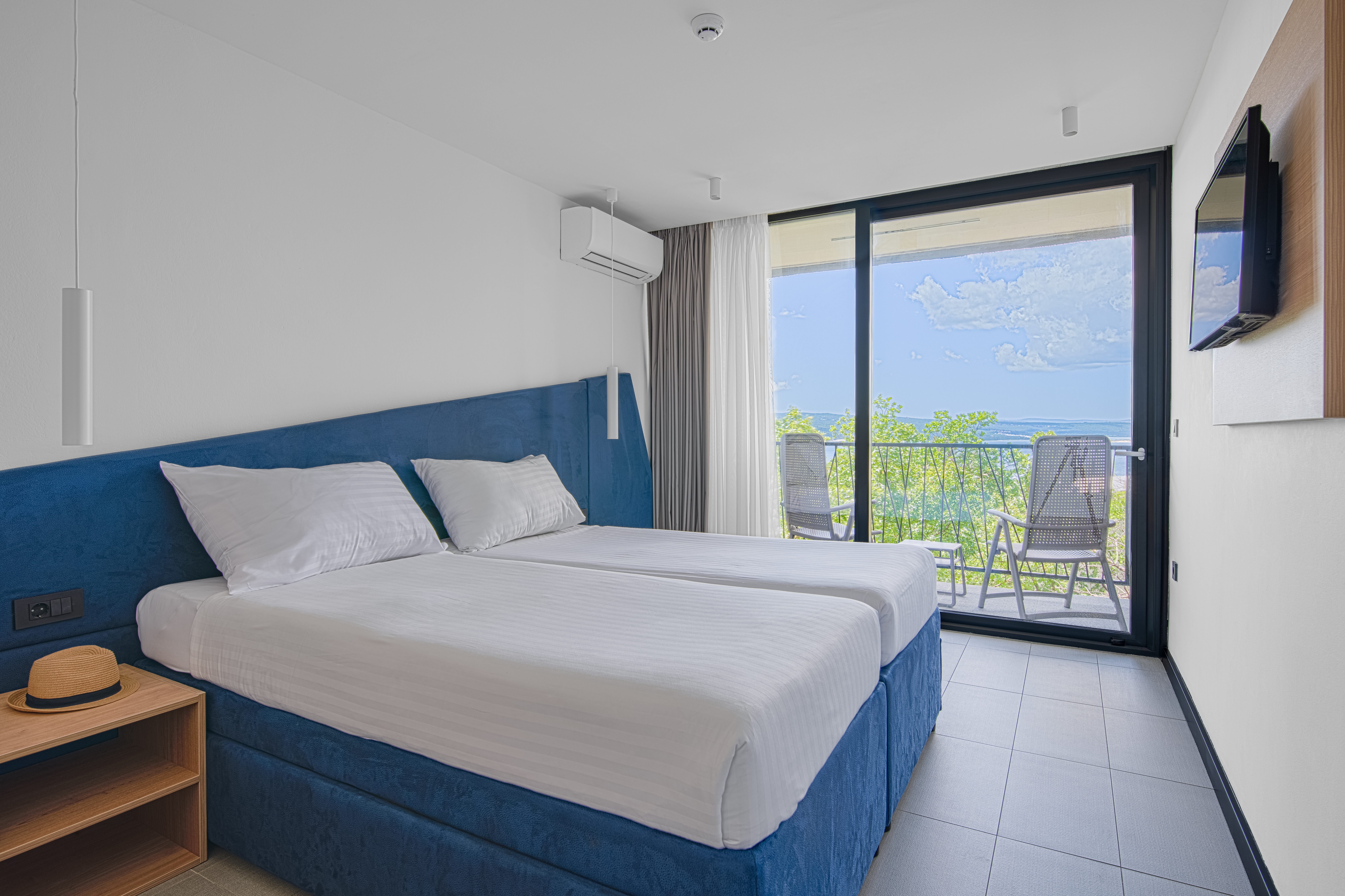 Double or Twin Standard