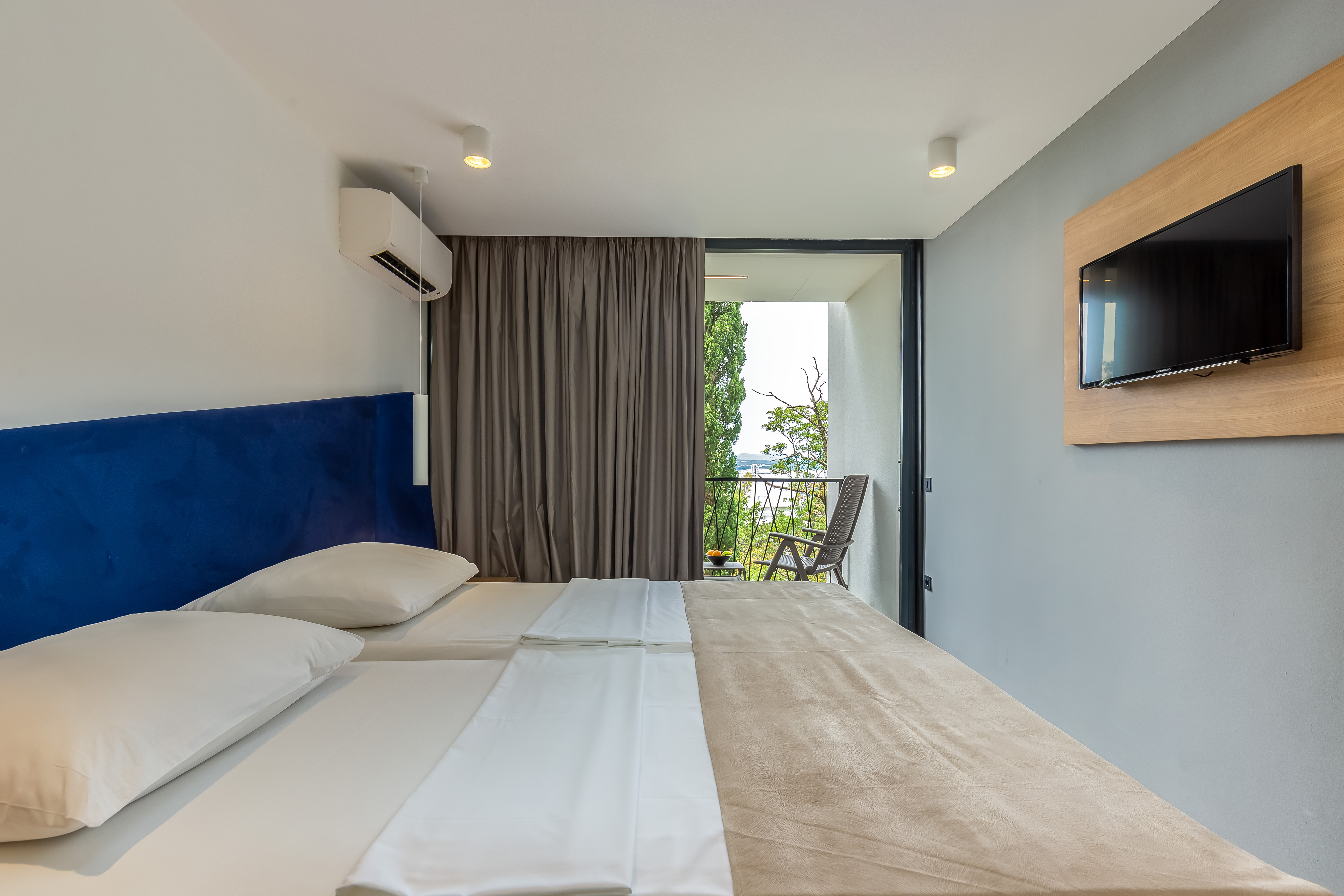 Double or Twin Standard