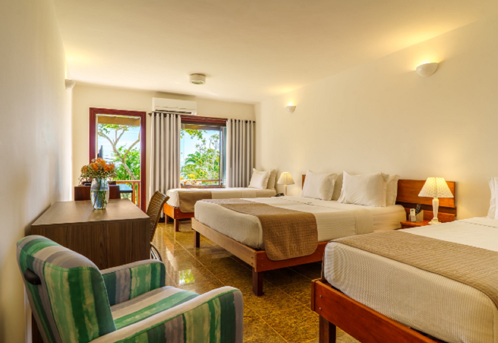 Family Room Capacity 5