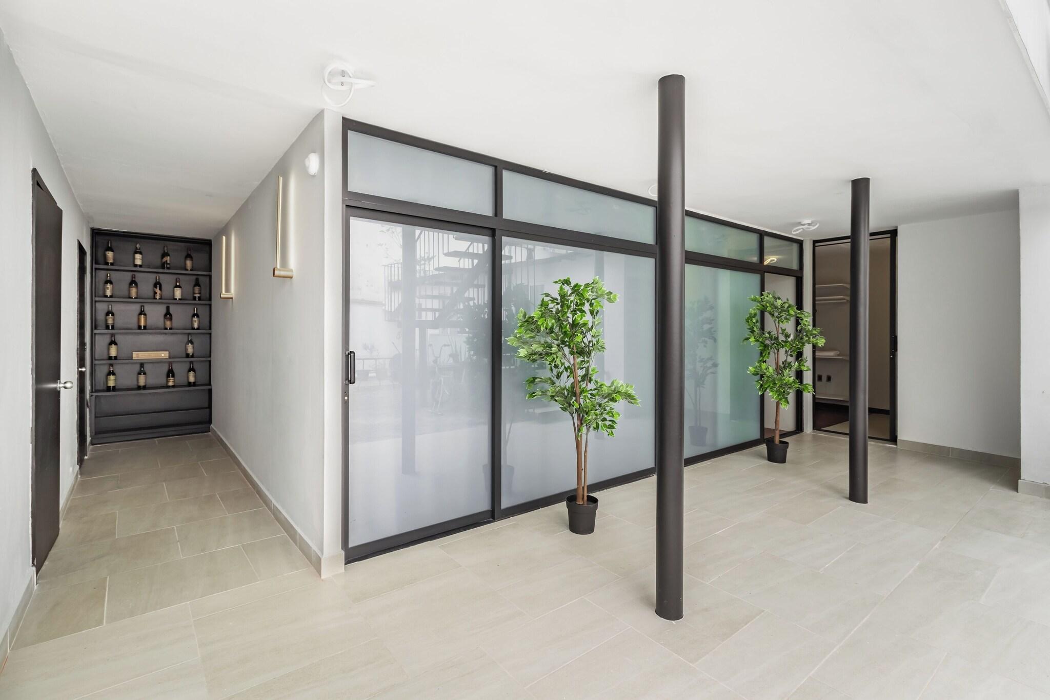 Double Executive Queen Bed