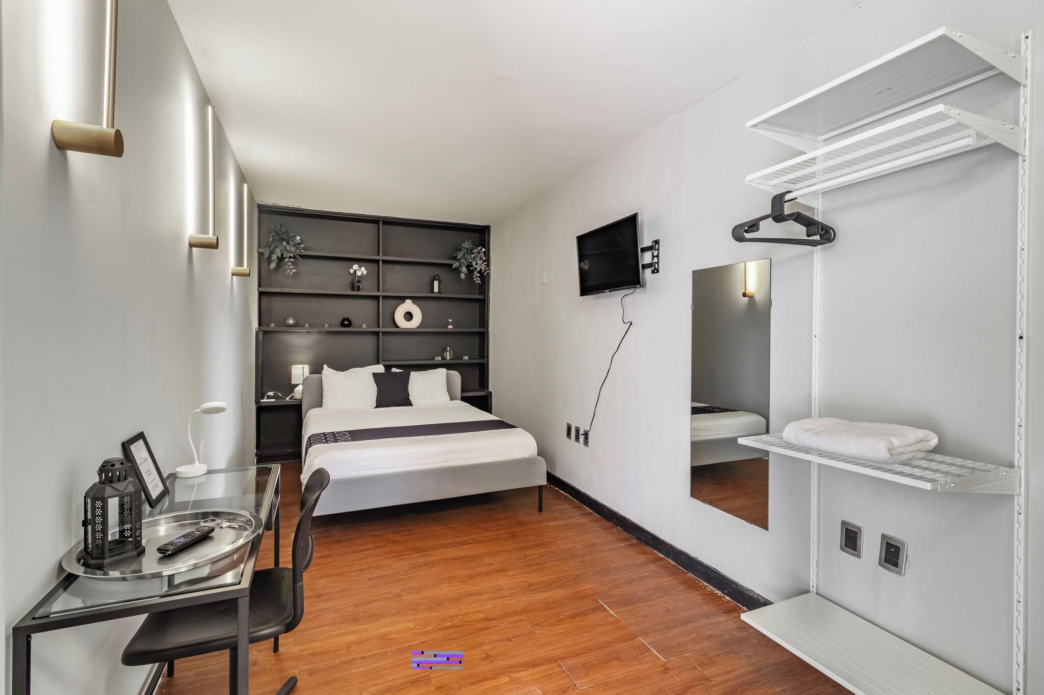 Double Executive Queen Bed