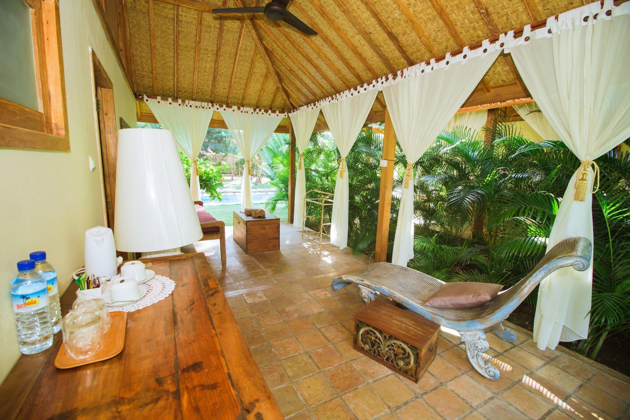 Double Pool View King Bed