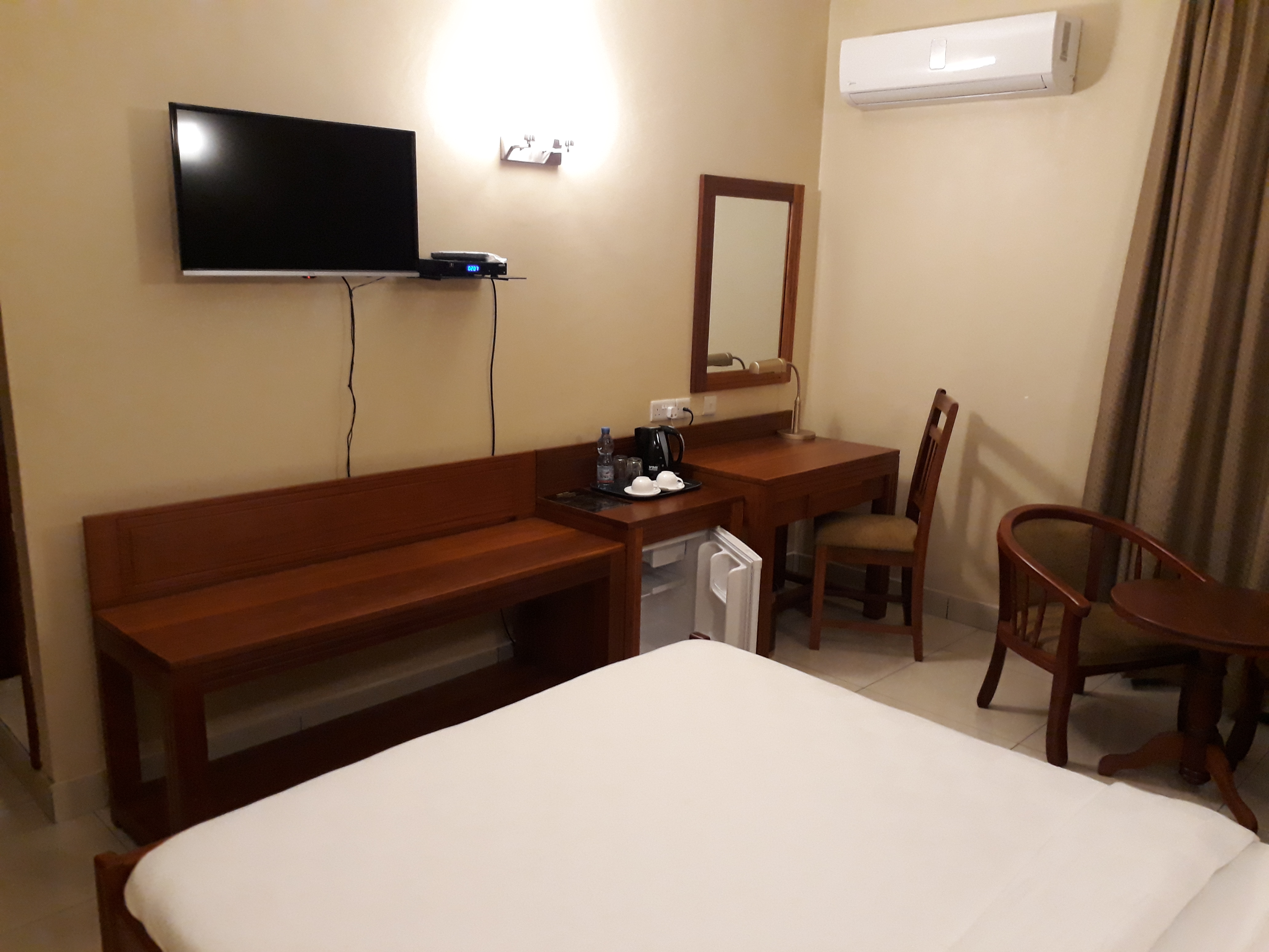 Double Deluxe Queen Bed