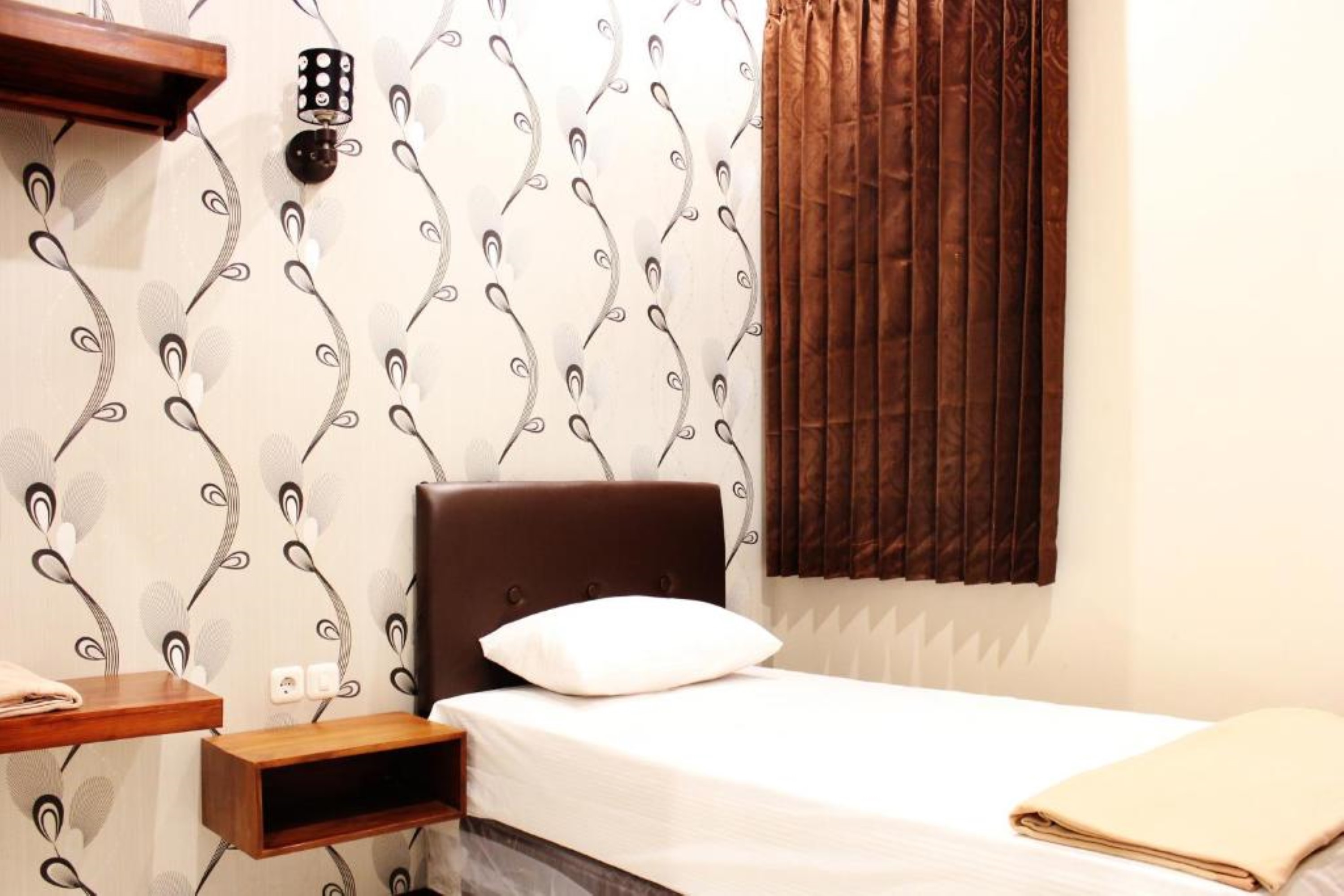 Single with Shared Bathroom