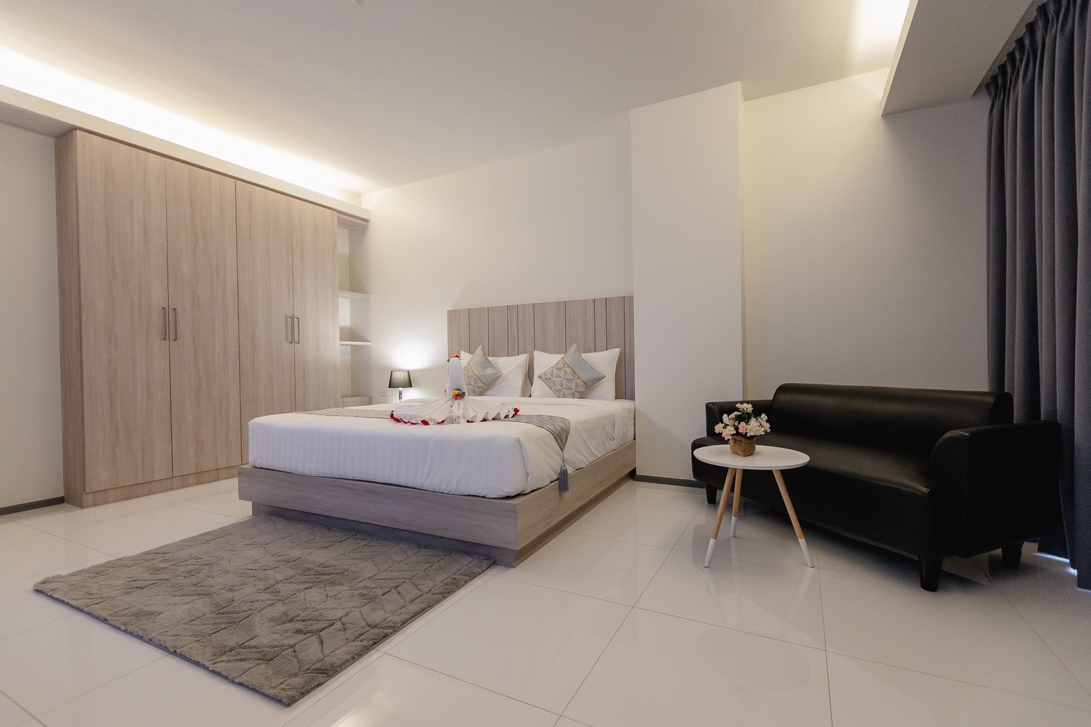 Triple King Size Bed