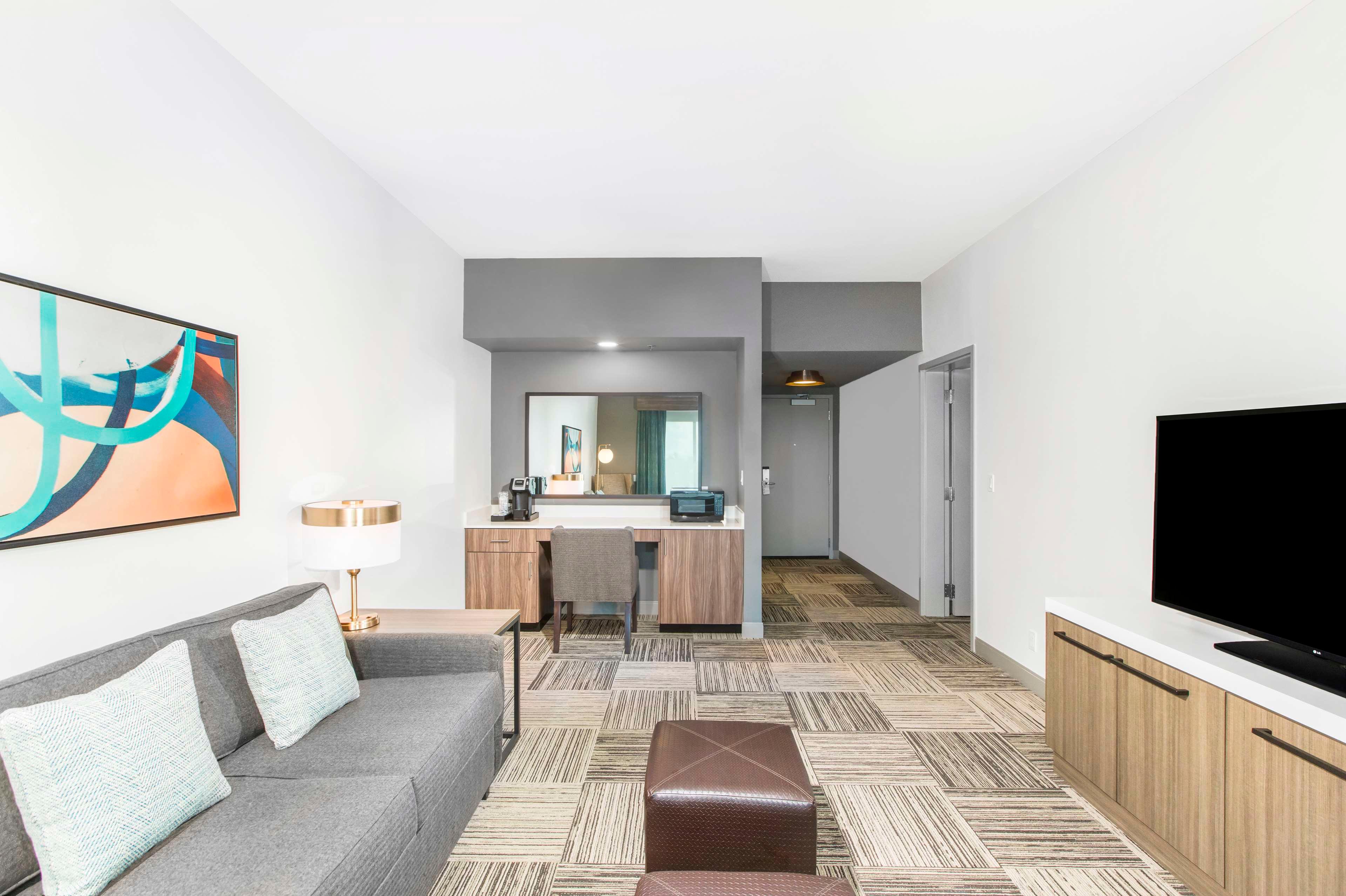 Suite Two Queen Beds One Bedroom