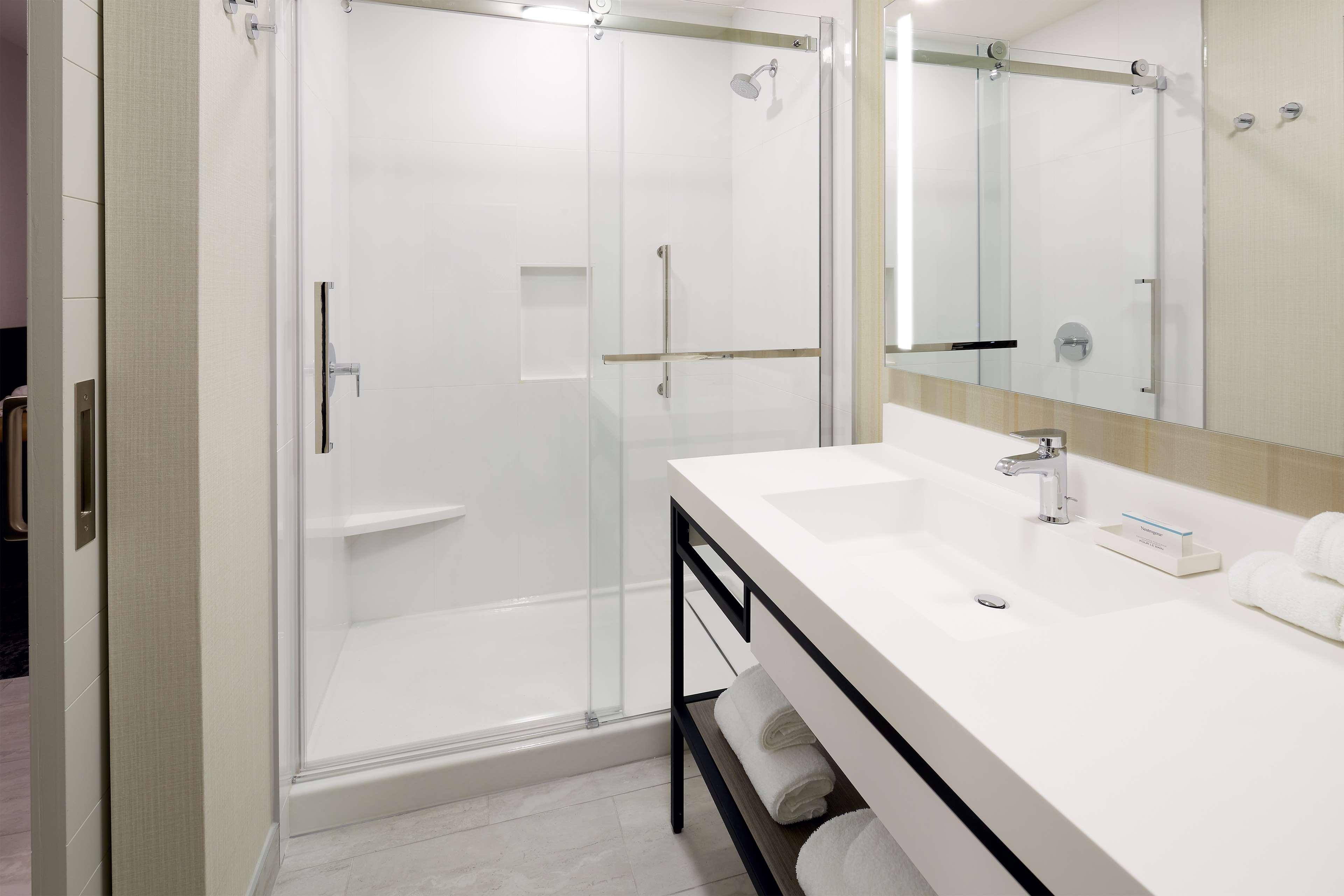 Double Two Queen Beds Premium