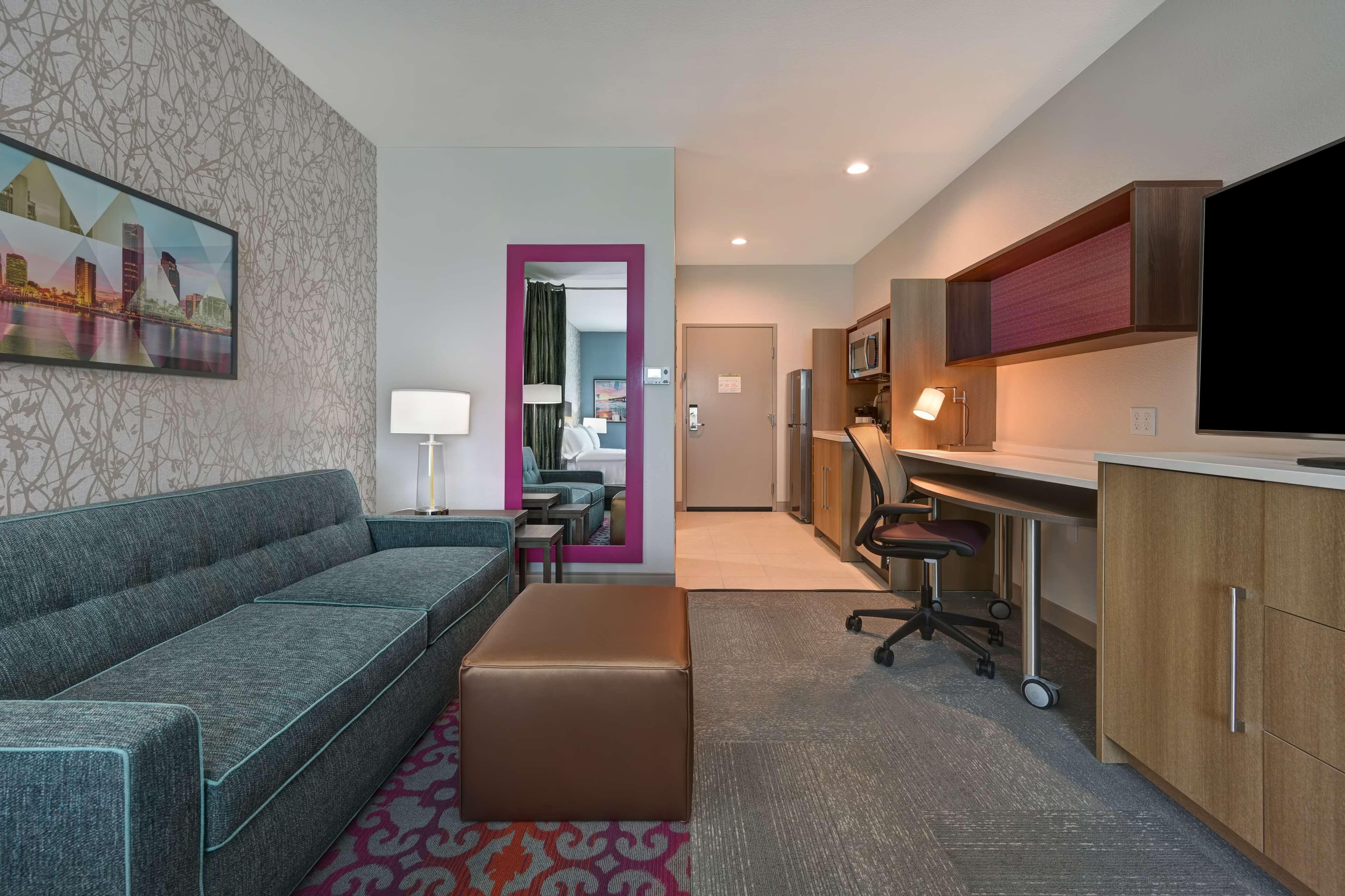 Studio Two Queen Beds Non Smoking