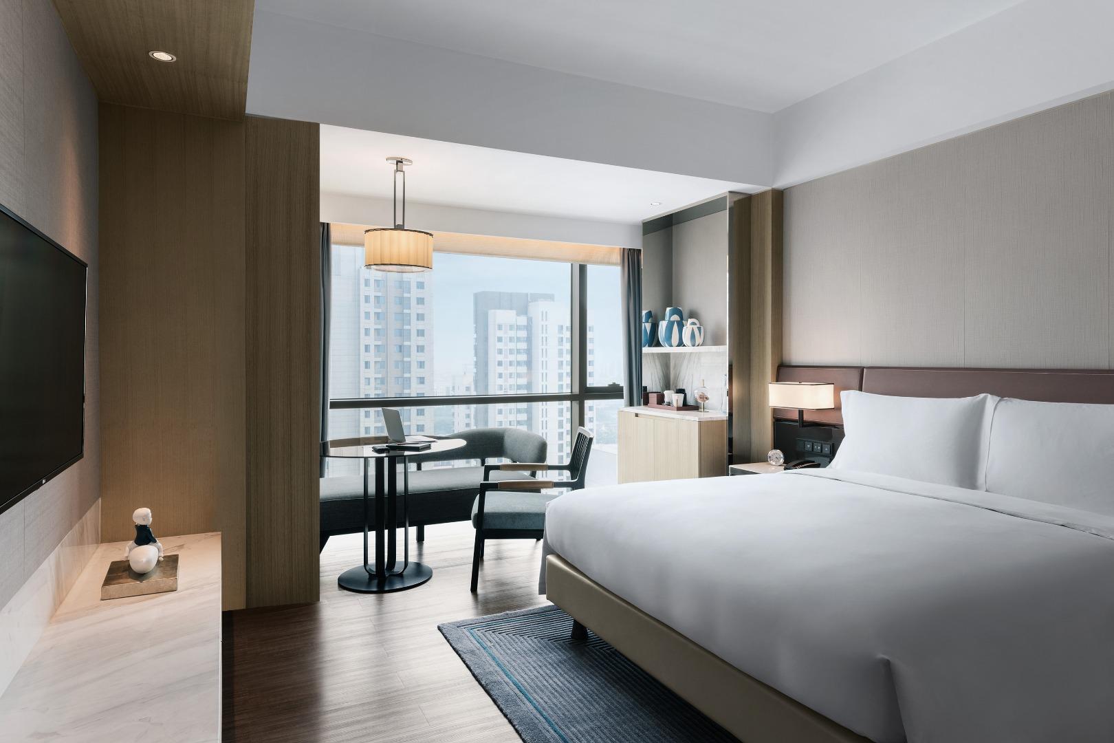 Double Deluxe King Bed