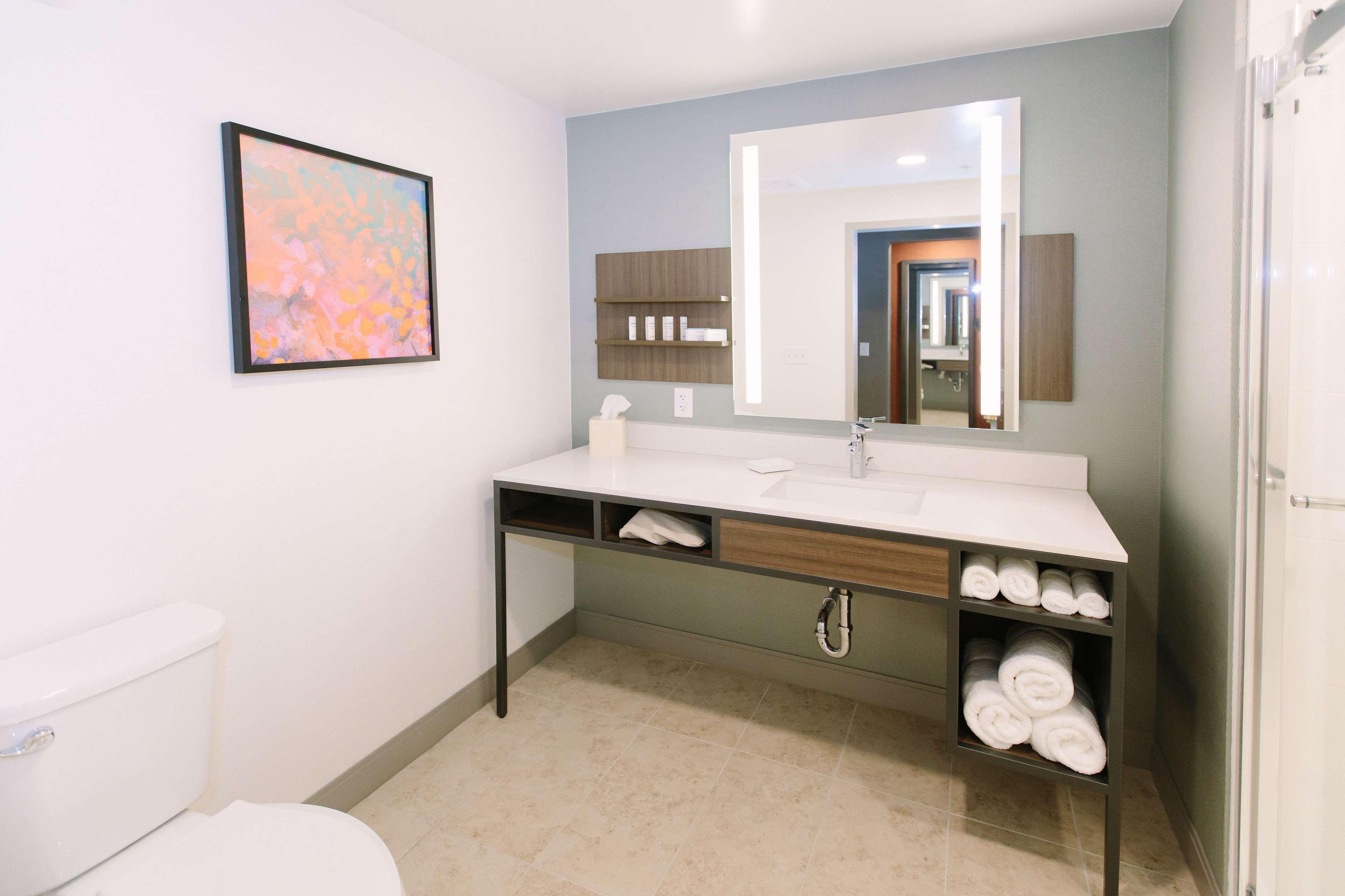 Double Deluxe King Bed