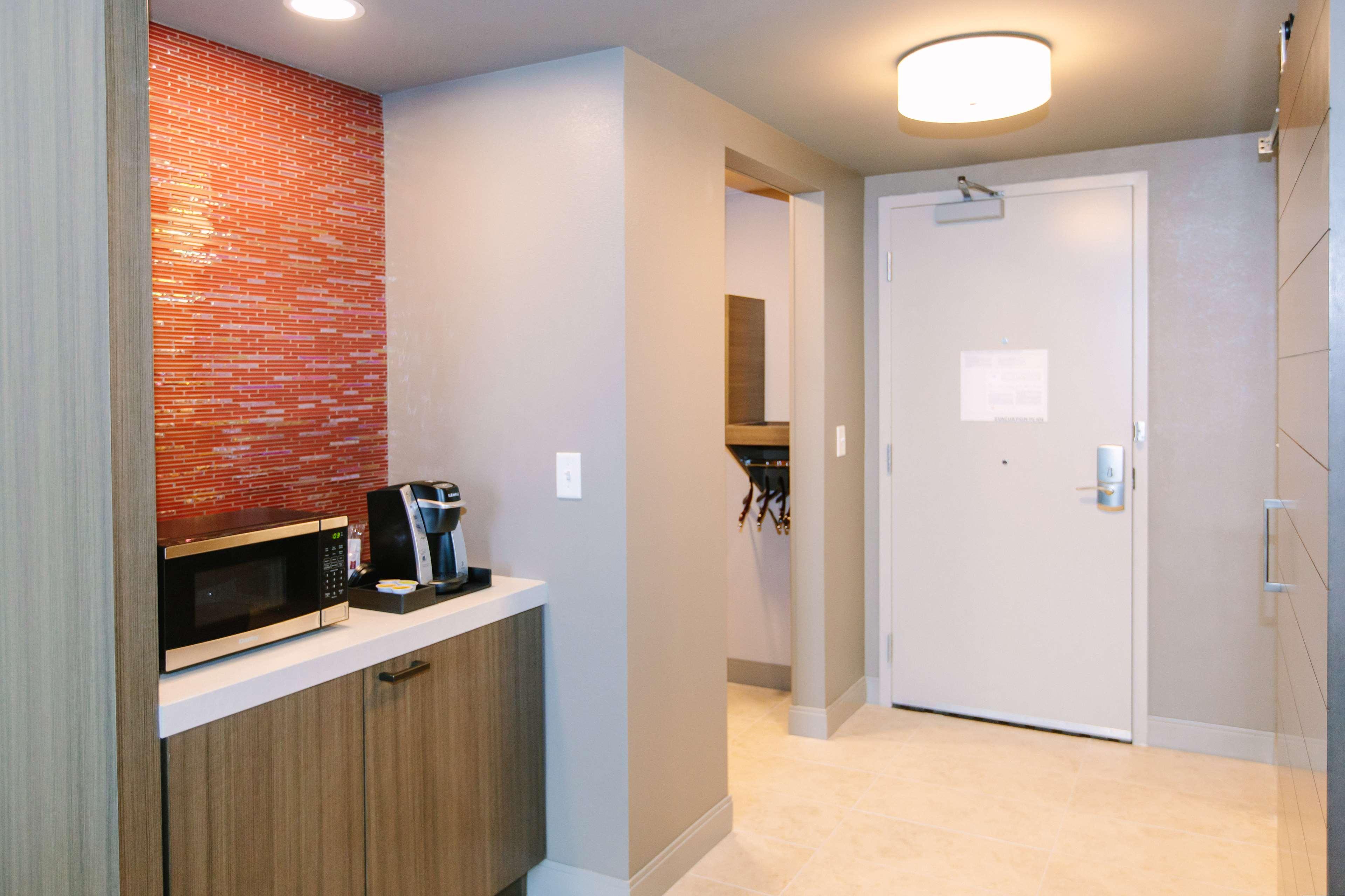 Double Deluxe King Bed