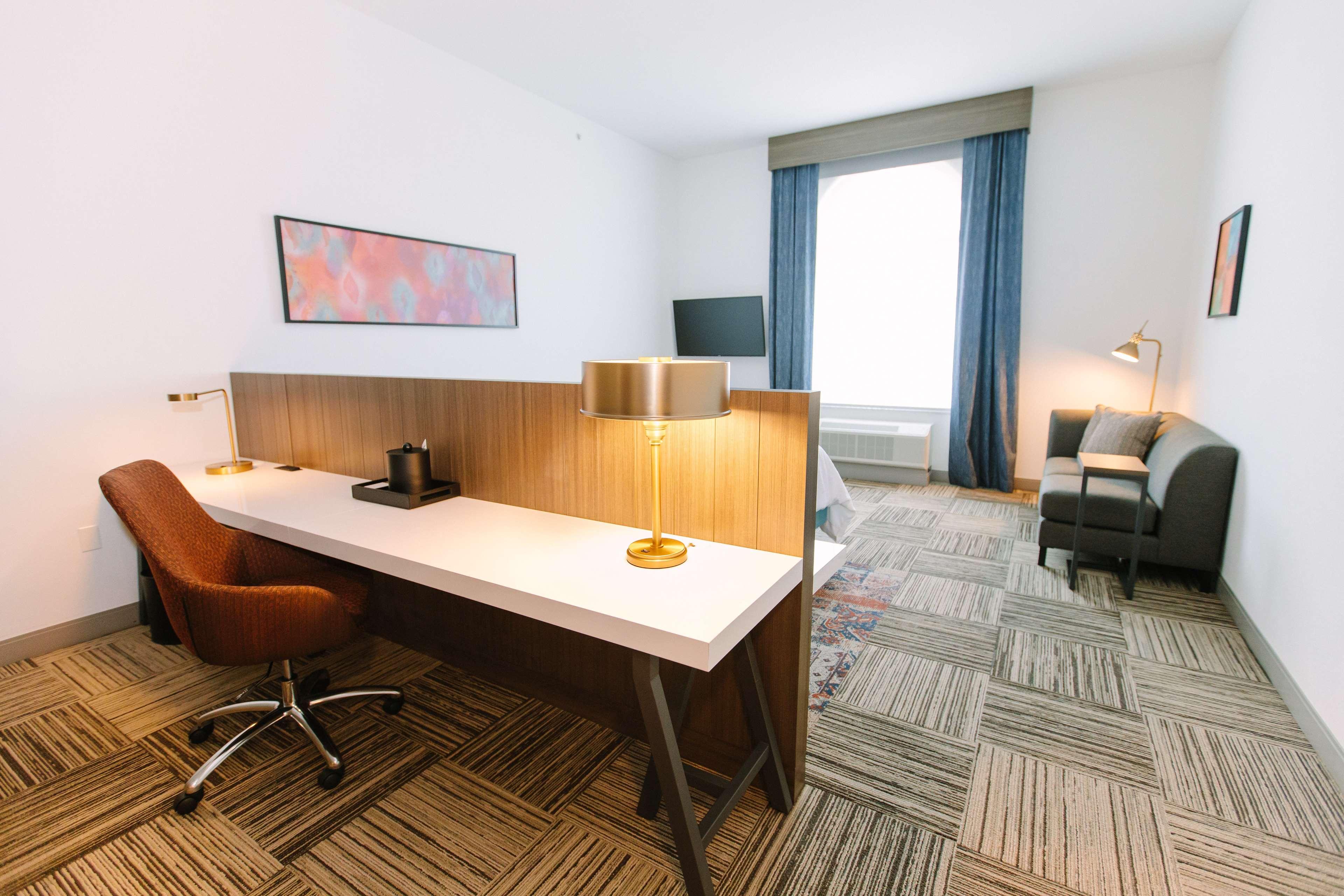 Double Deluxe King Bed