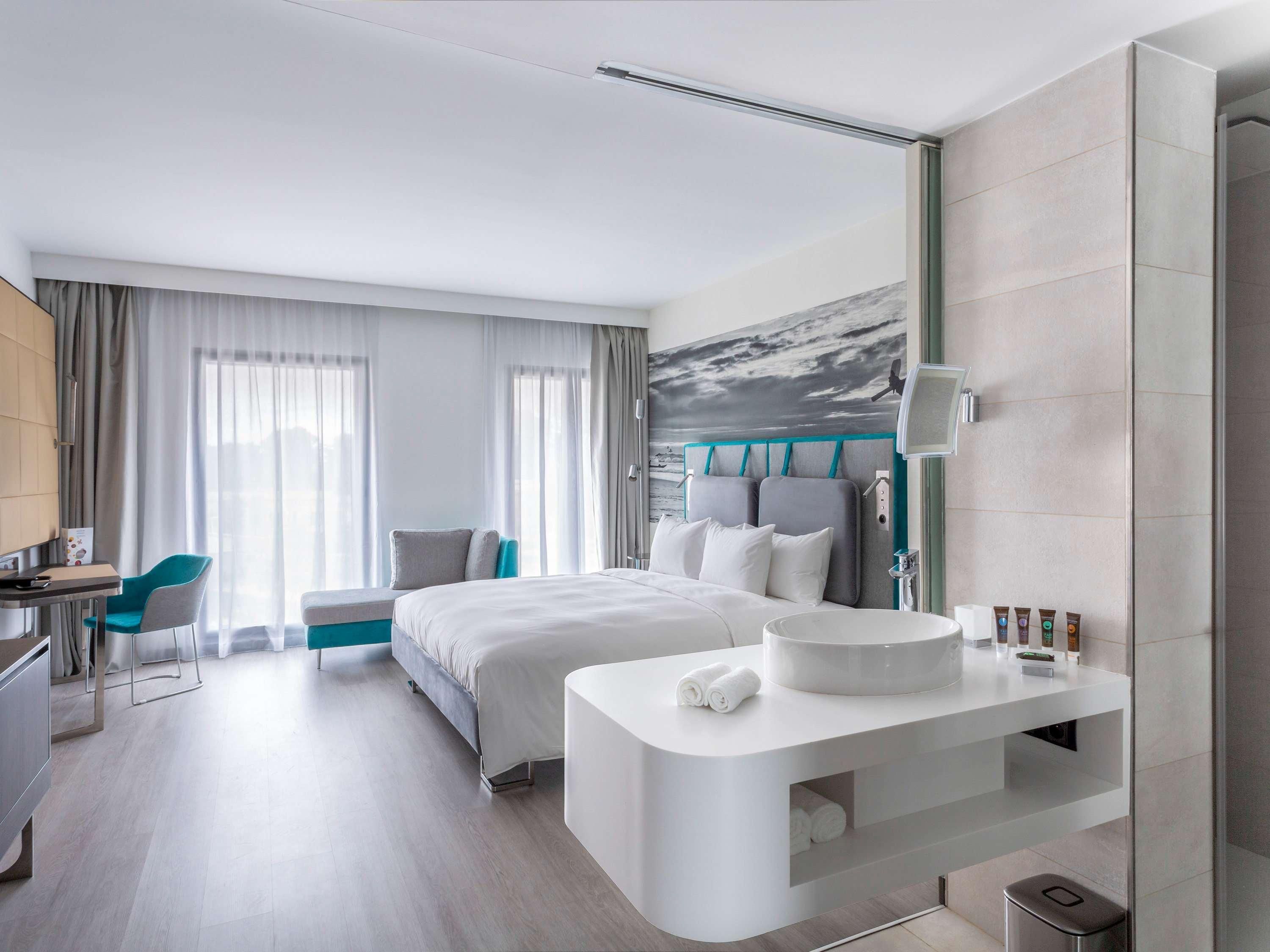 Double Superior King Bed