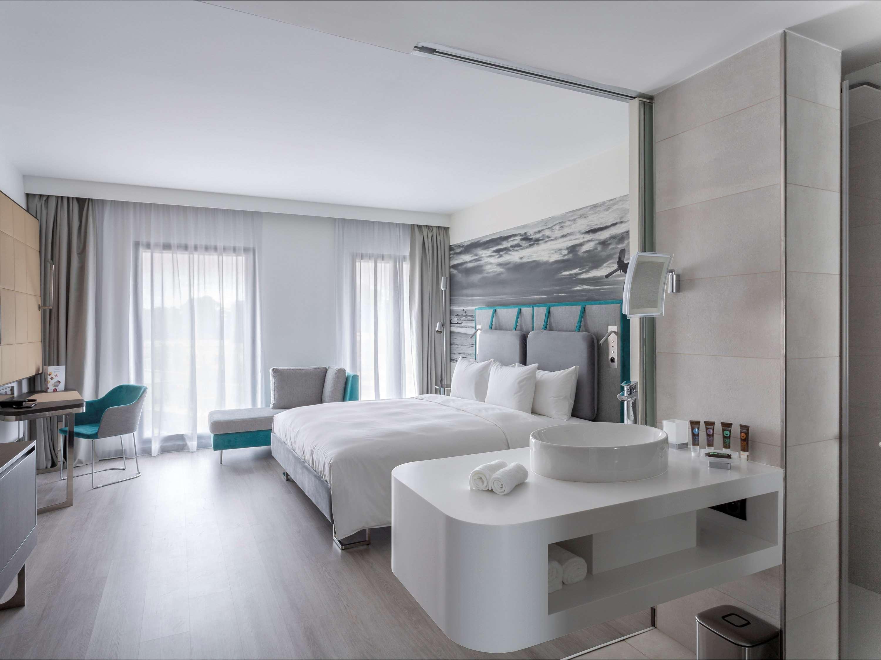 Double Superior King Bed