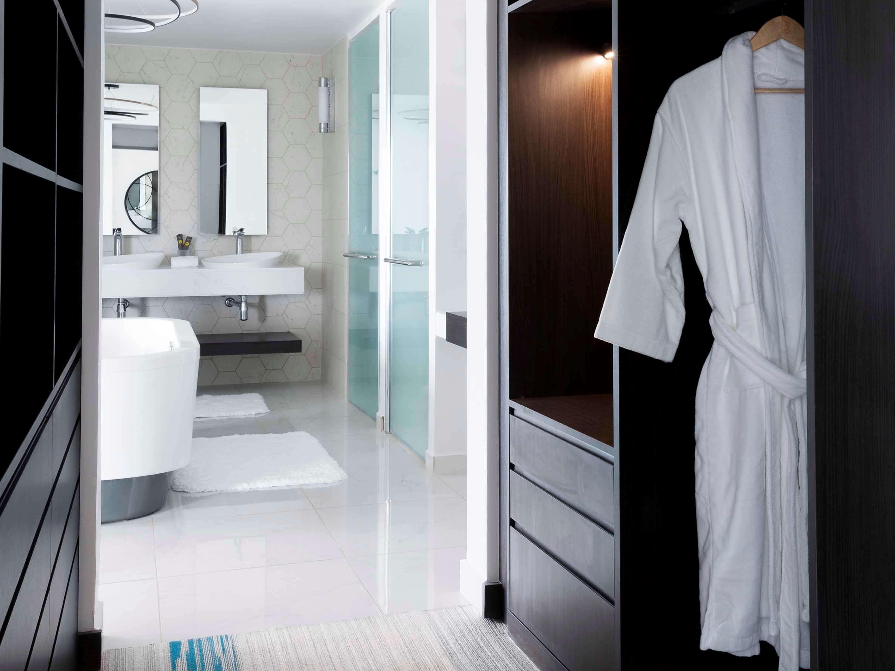 Junior Suite King Size Bed