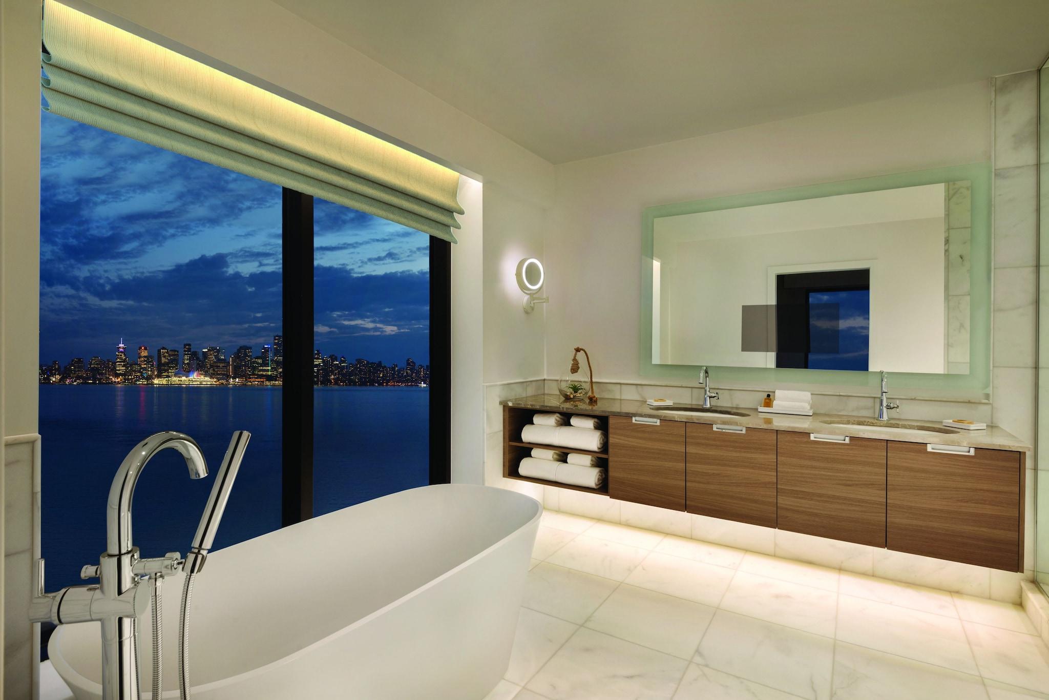 Suite Ocean View King Bed