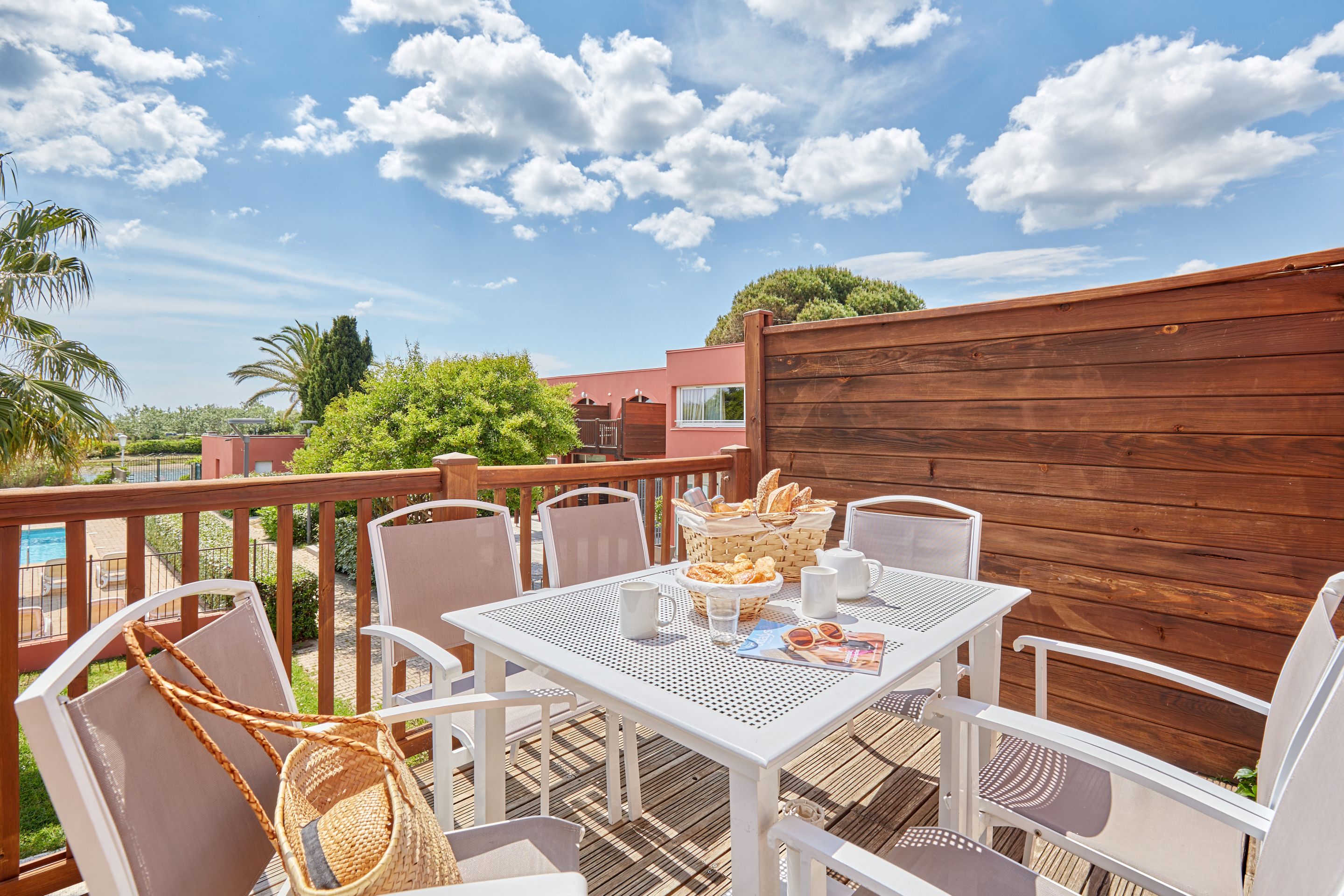 Apartment Capacity 6