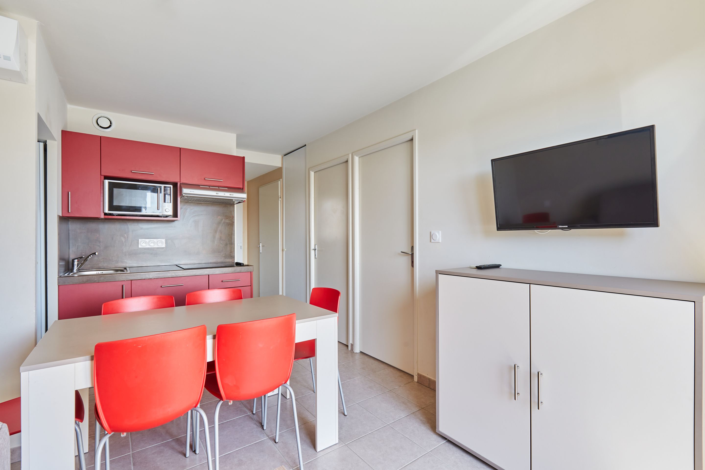 Apartment Capacity 6 Two Bedrooms