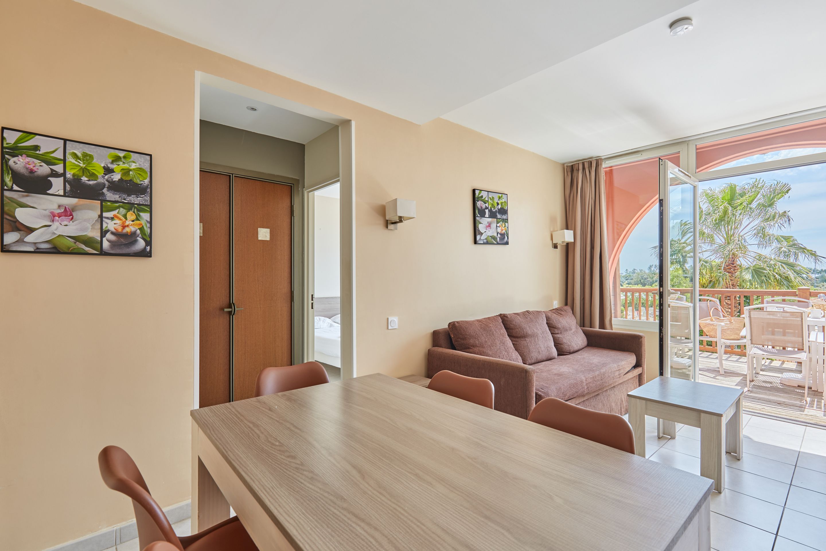 Apartment Capacity 6