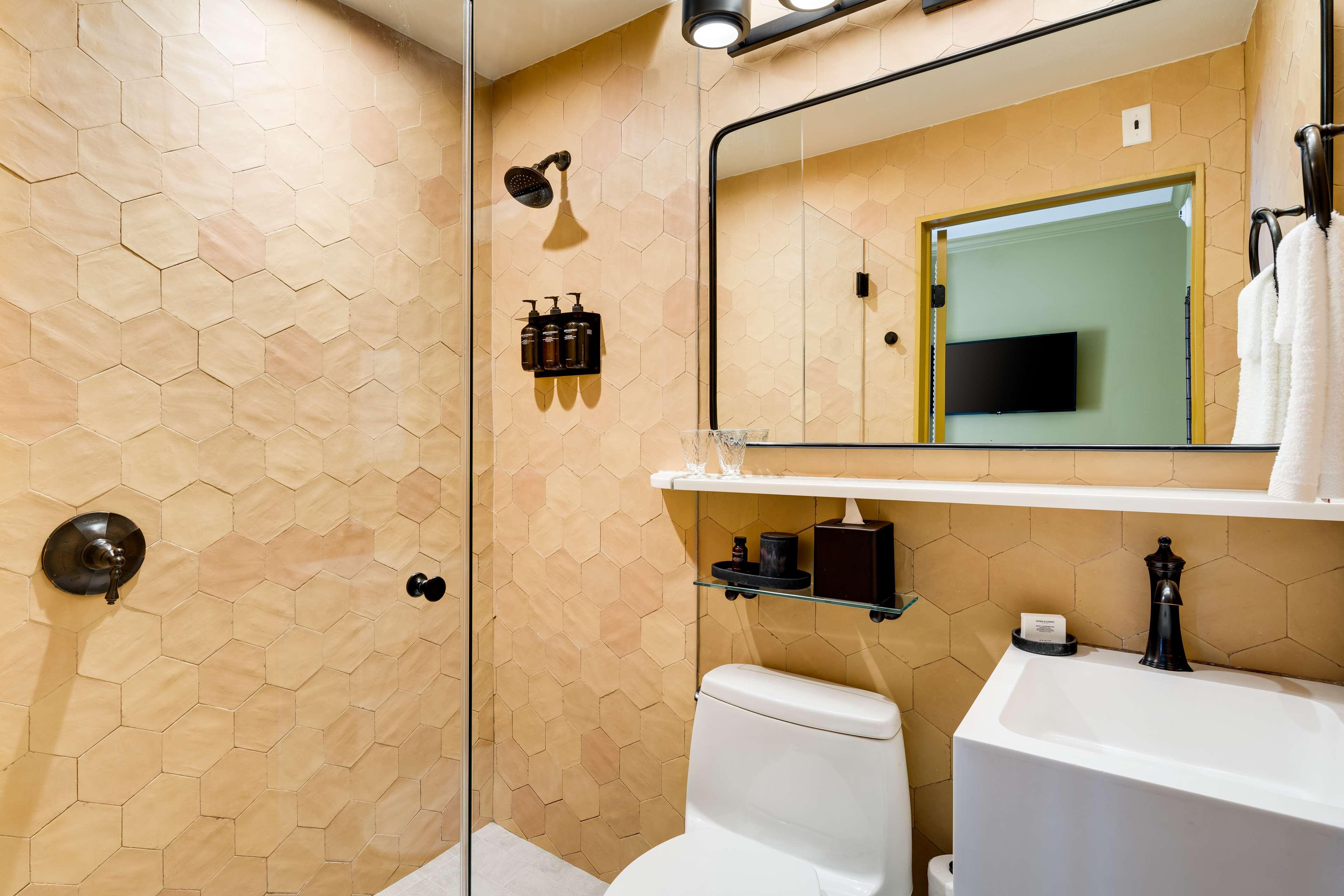 Double Deluxe King Bed